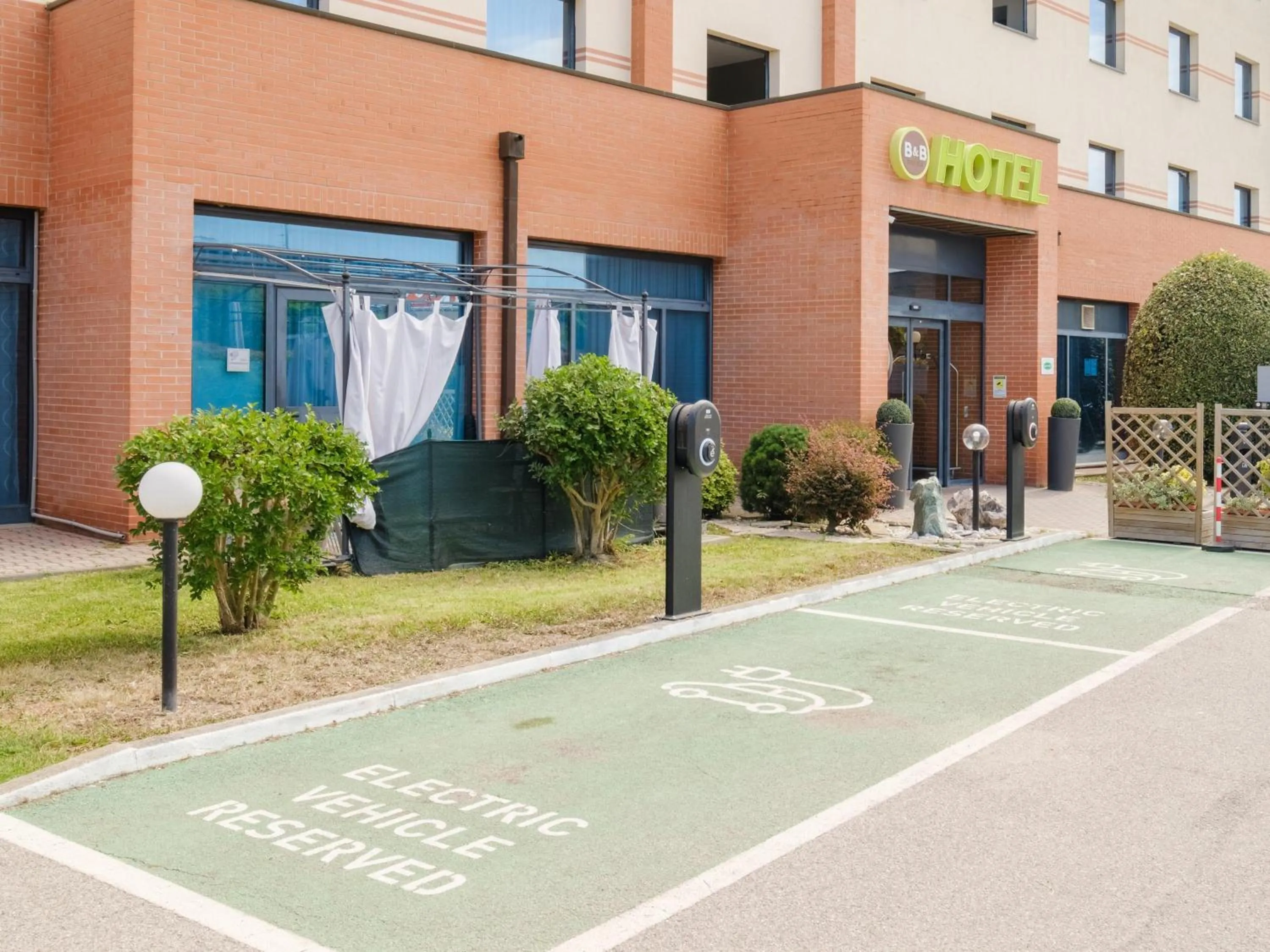 Property building in B&B Hotel Ferrara