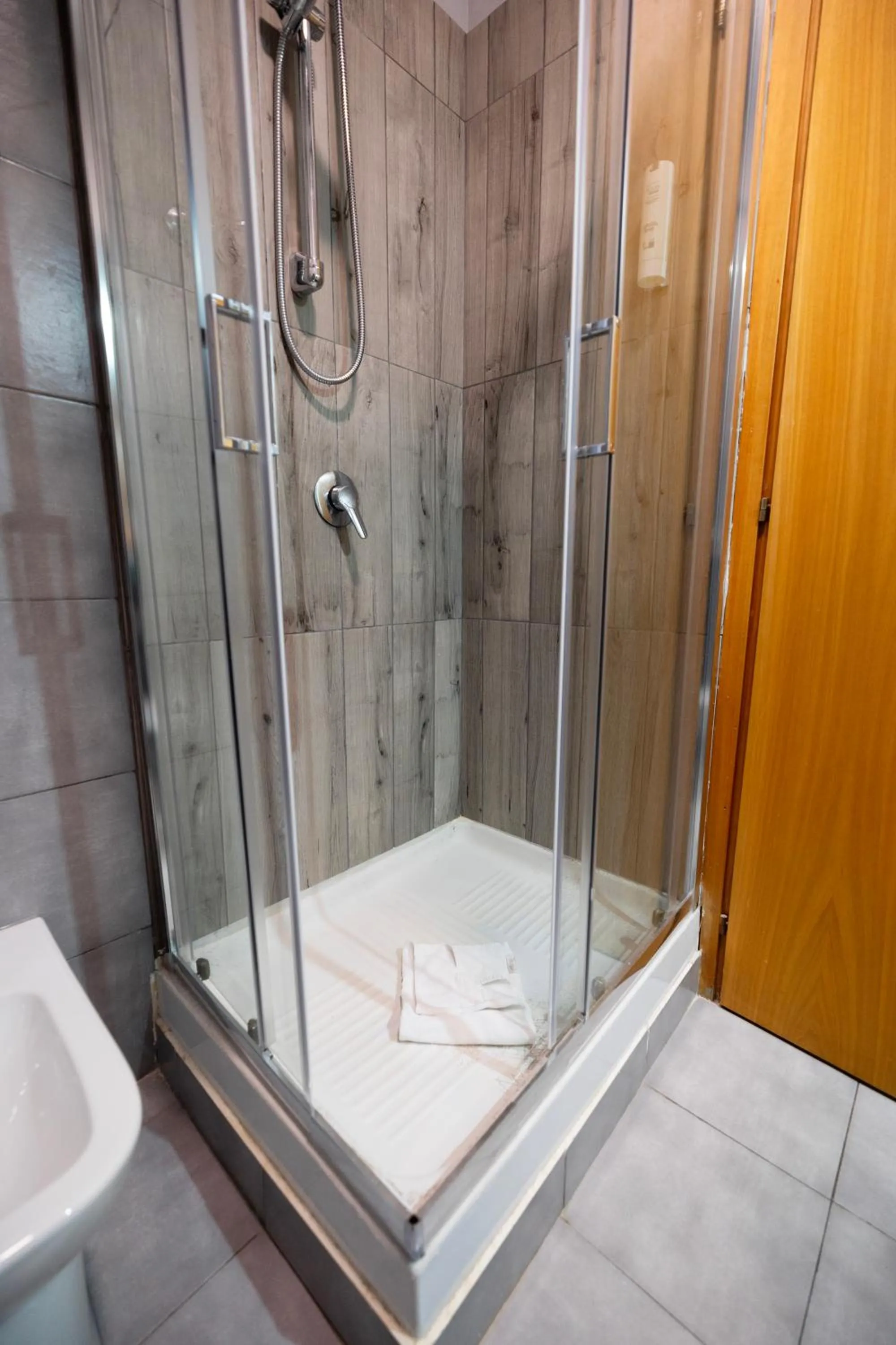 Shower in Scheppers Hotel