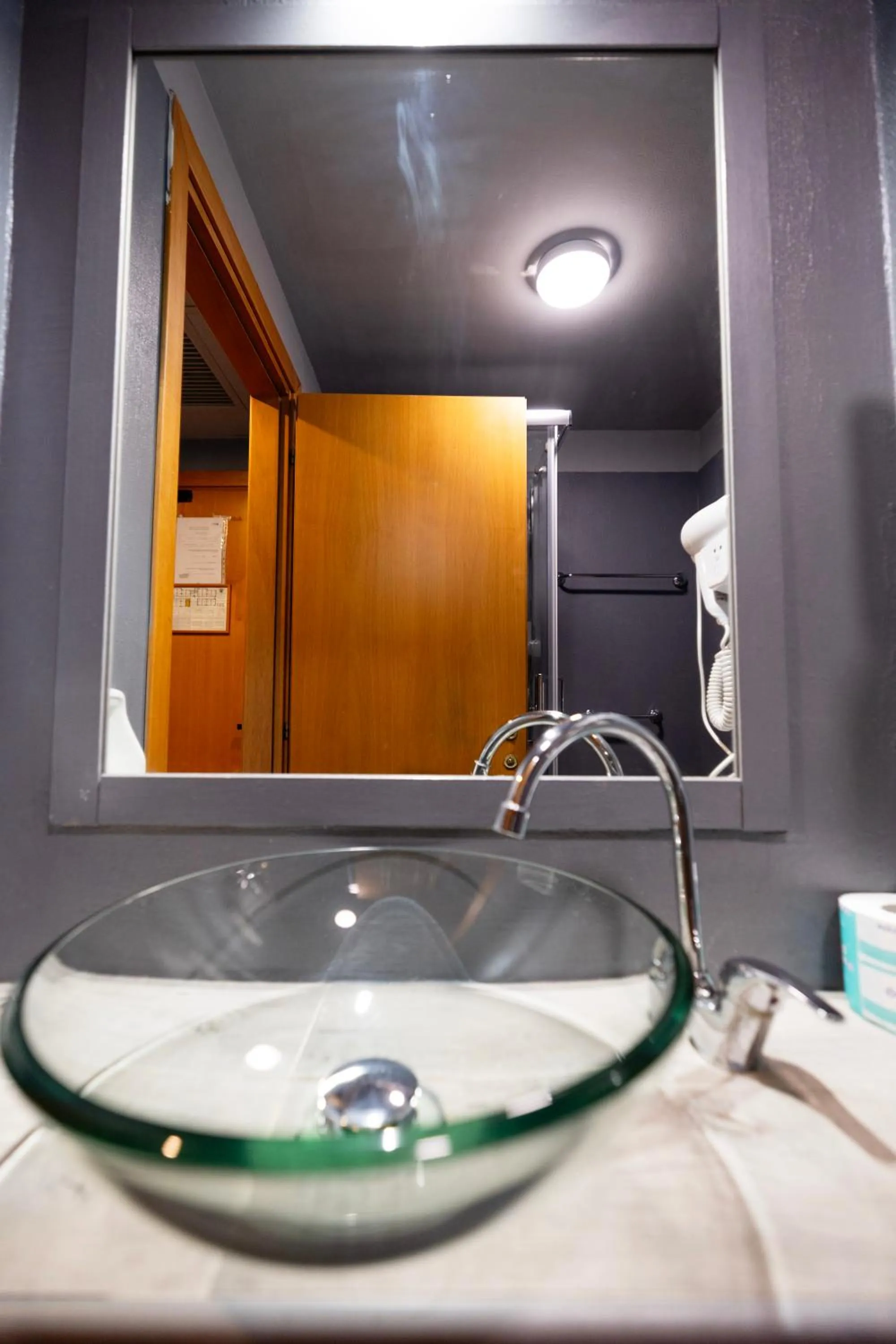 Bathroom in Scheppers Hotel