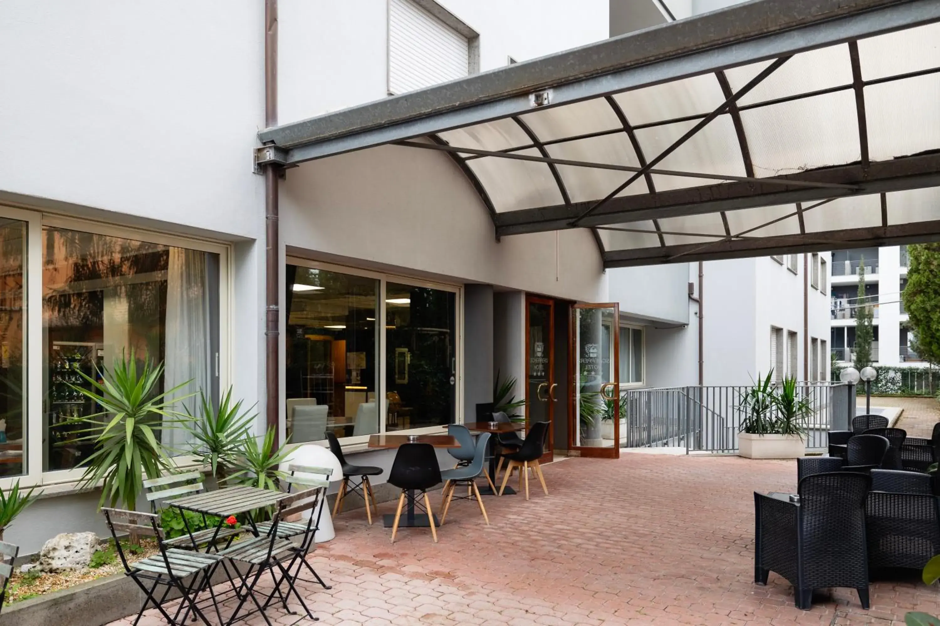 Property building in Scheppers Hotel Property building in Scheppers Hotel