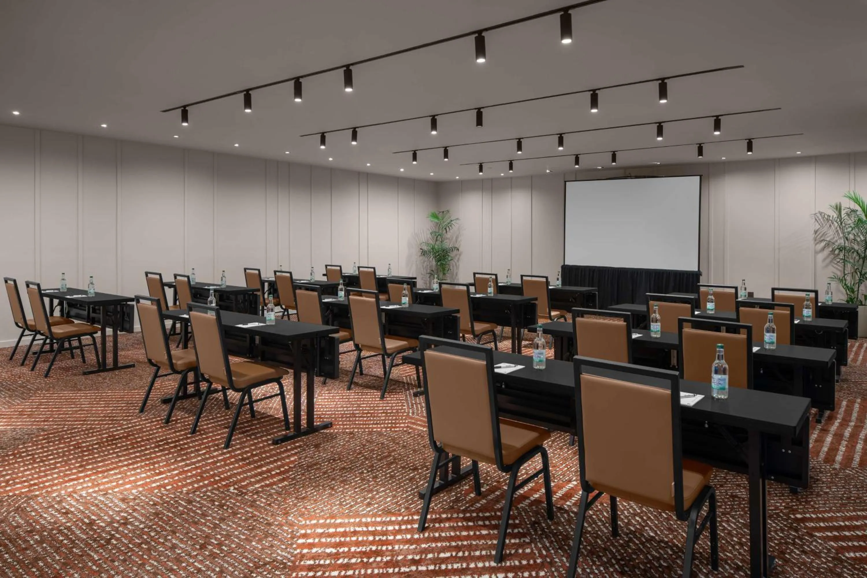 Meeting/conference room in ROK Hotel Kingston, Tapestry Collection By Hilton