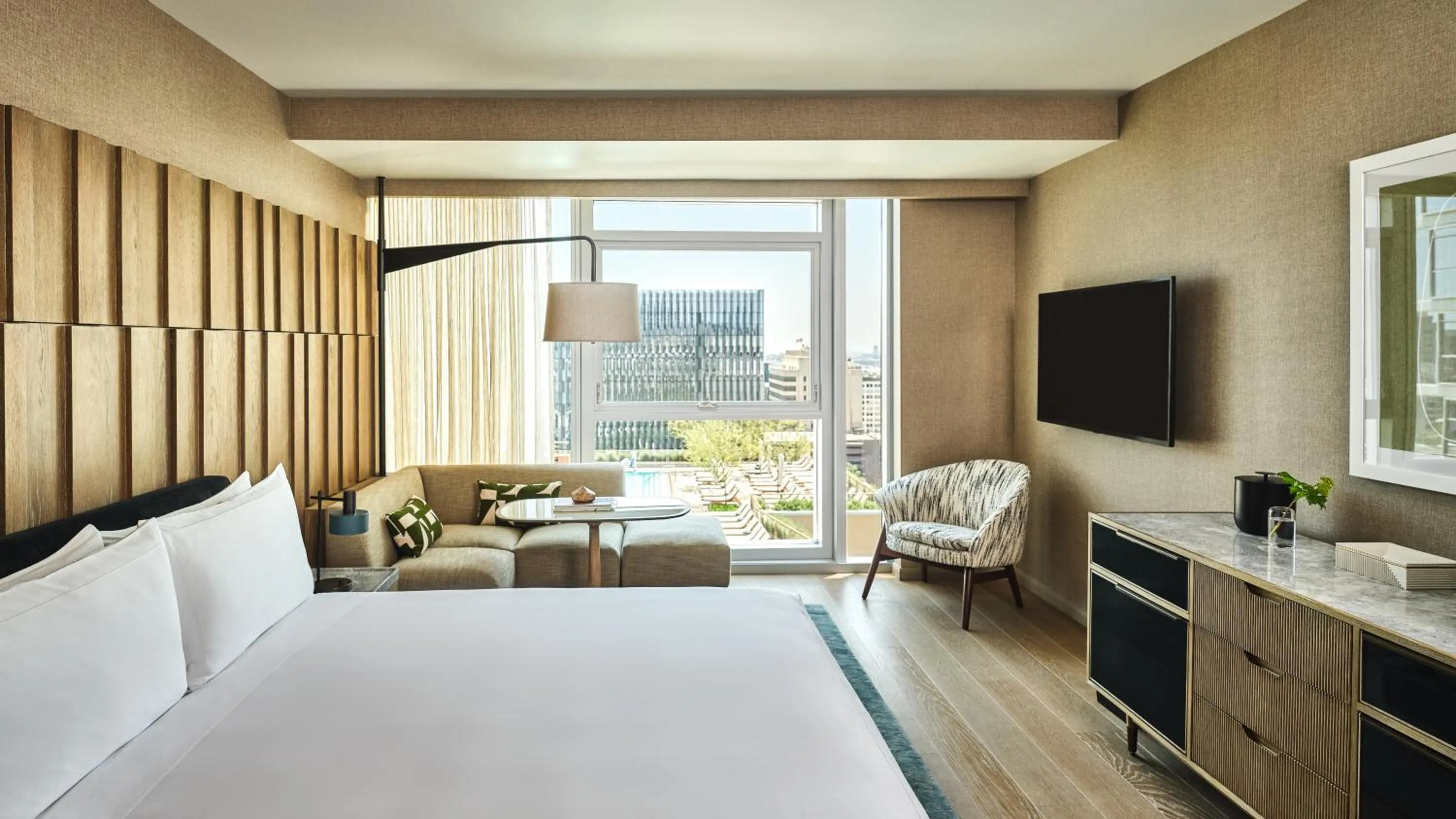 Photo of the whole room, Bed in Conrad Los Angeles