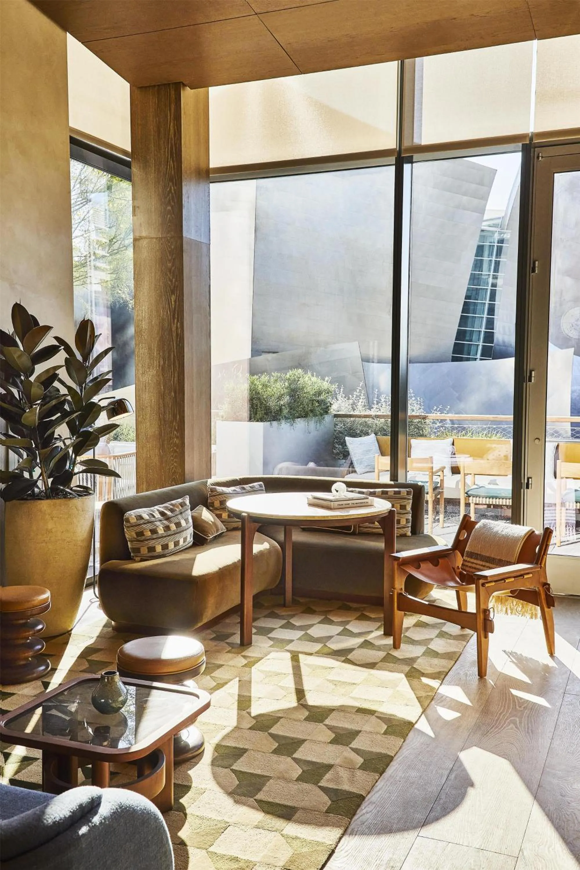 Dining area in Conrad Los Angeles