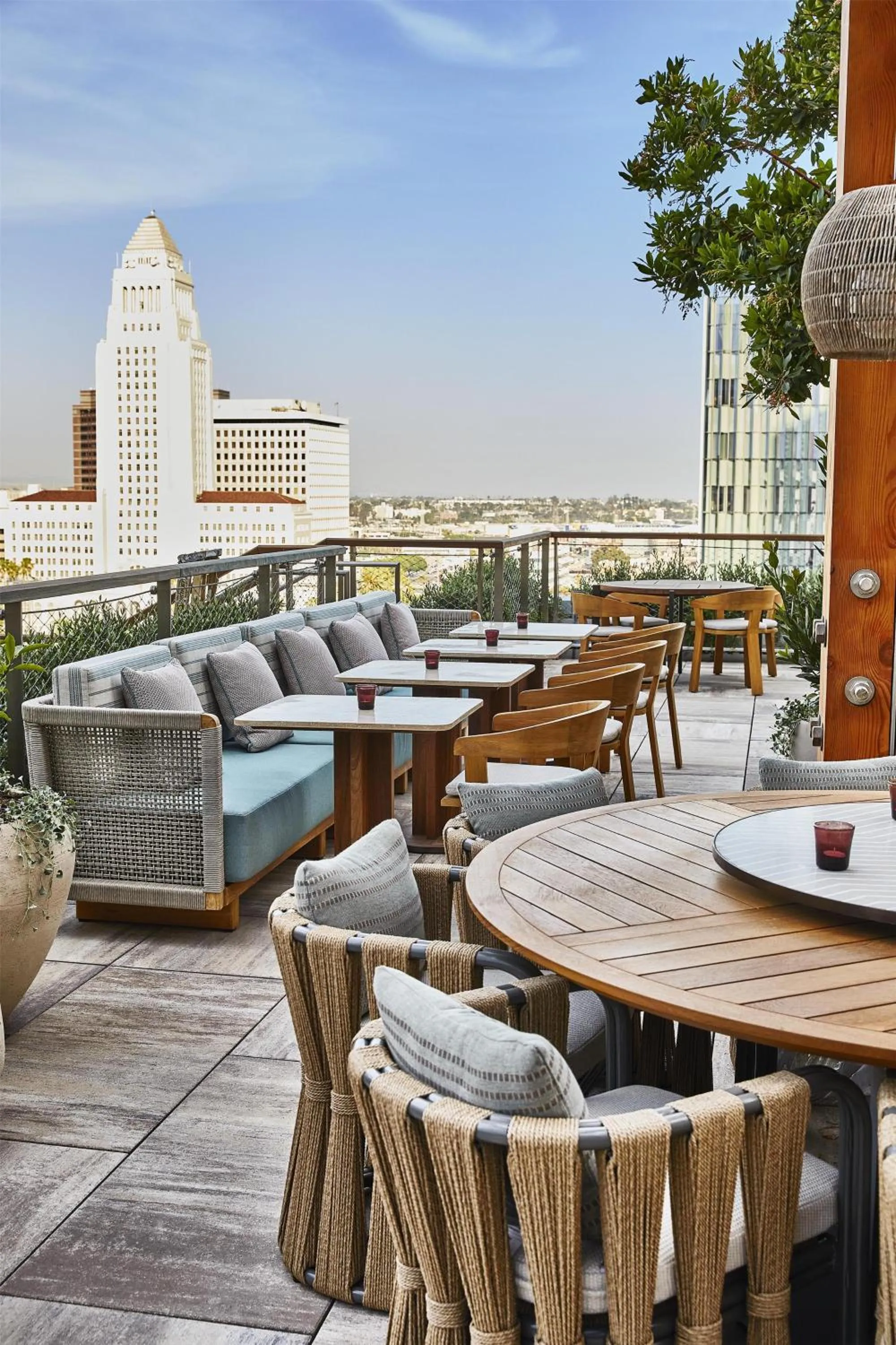 Restaurant/places to eat in Conrad Los Angeles