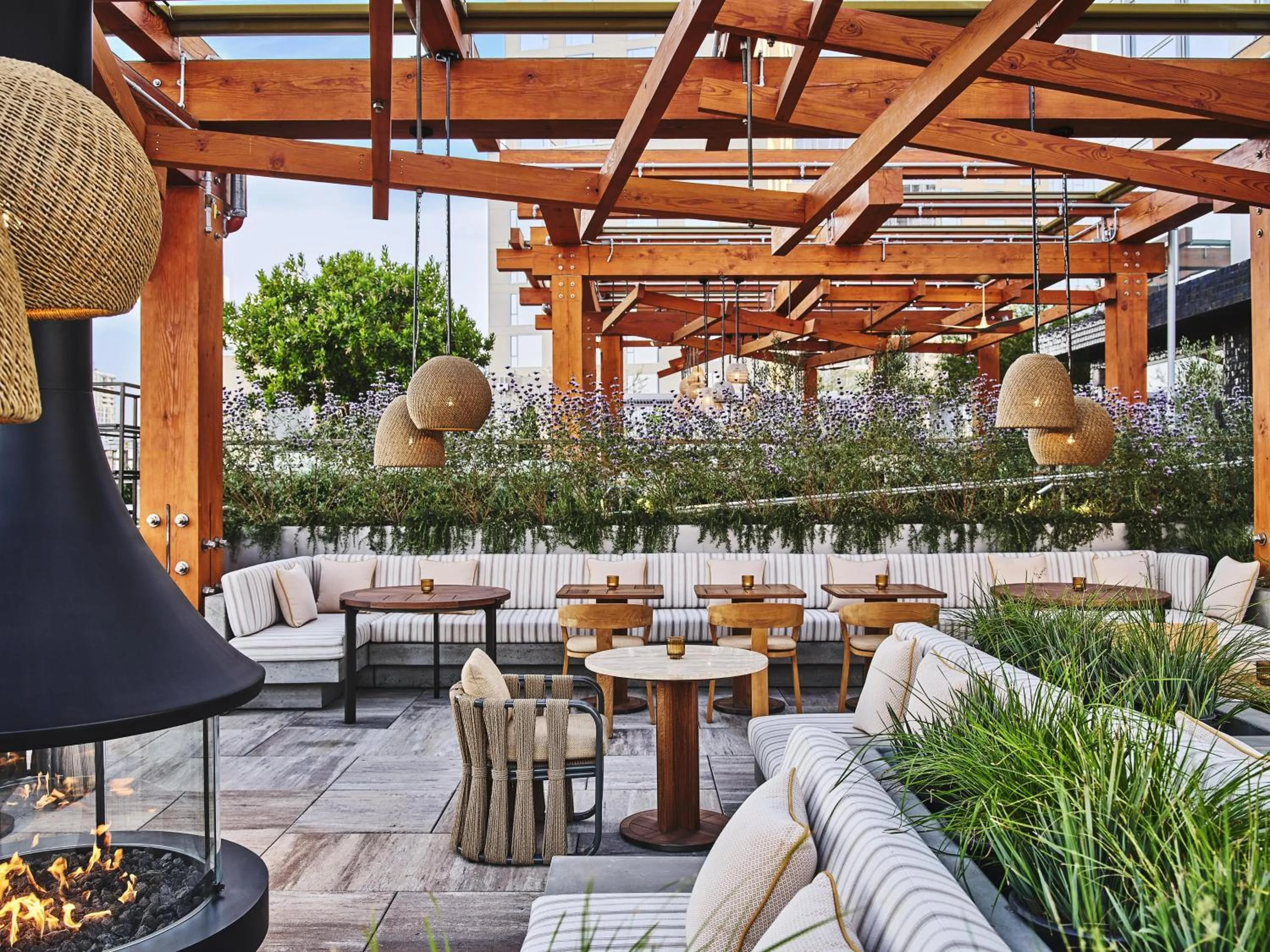 Restaurant/places to eat in Conrad Los Angeles