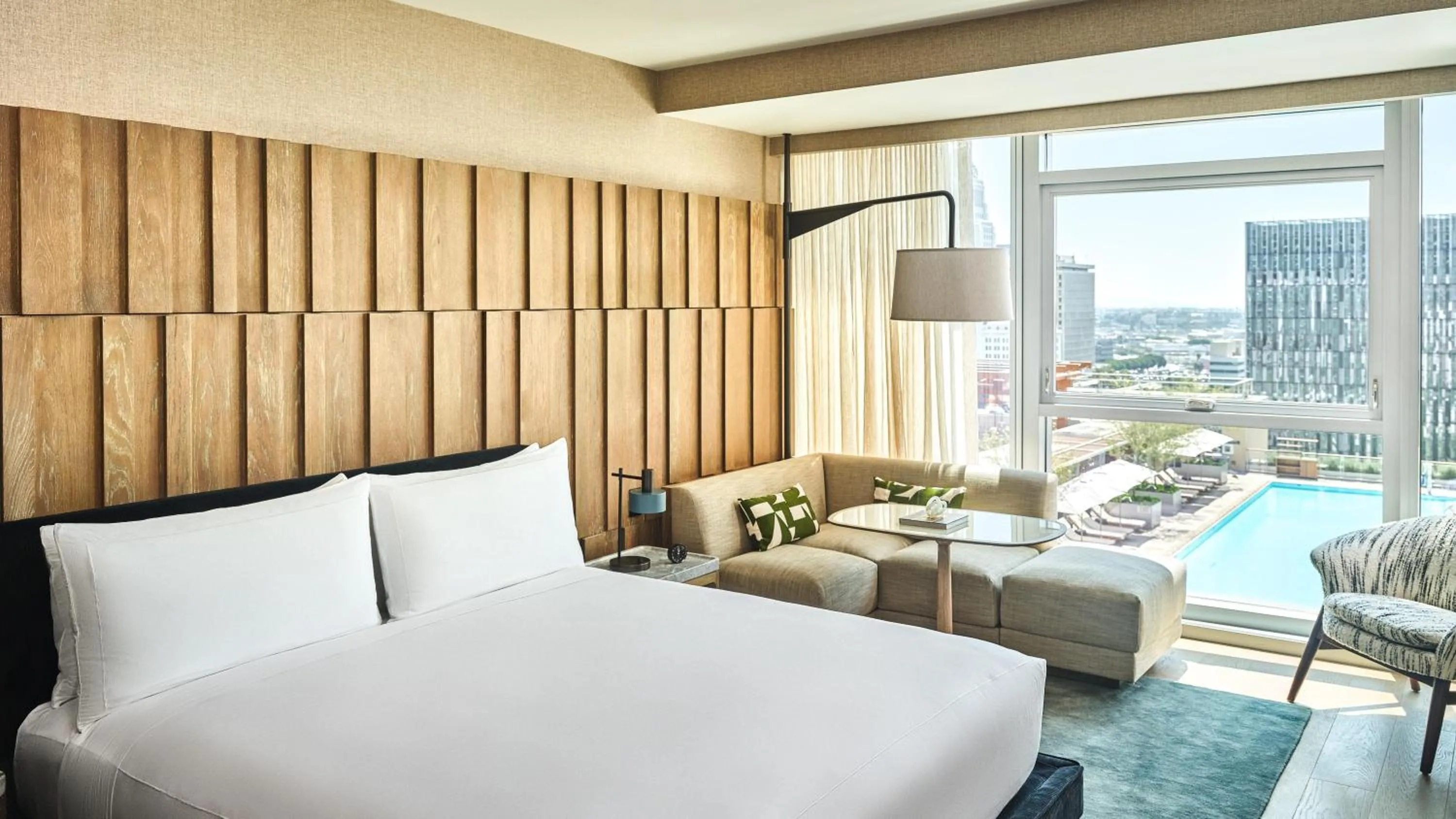 Living room, Bed in Conrad Los Angeles