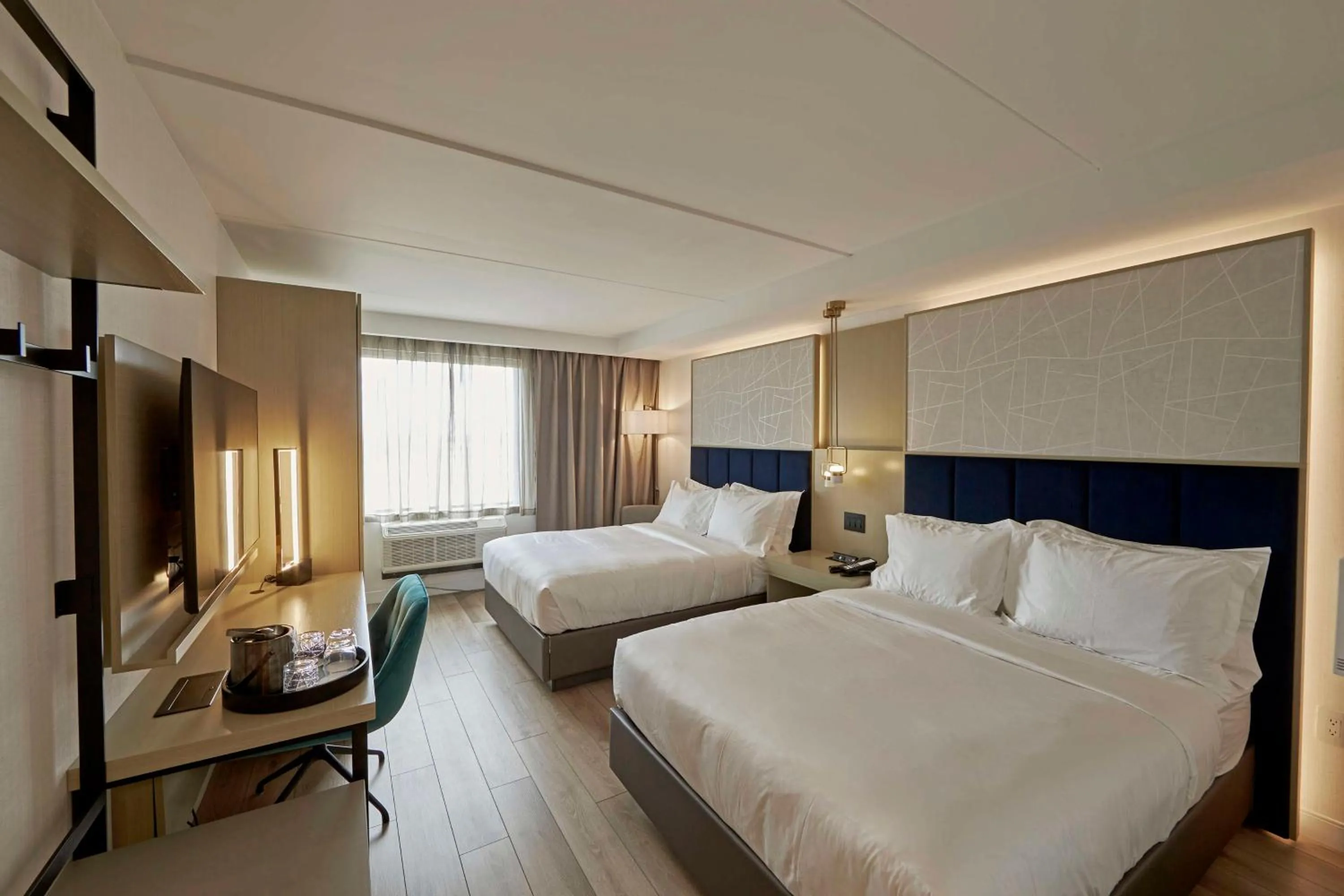 Bed in Bloom Mississauga, Tapestry Collection By Hilton