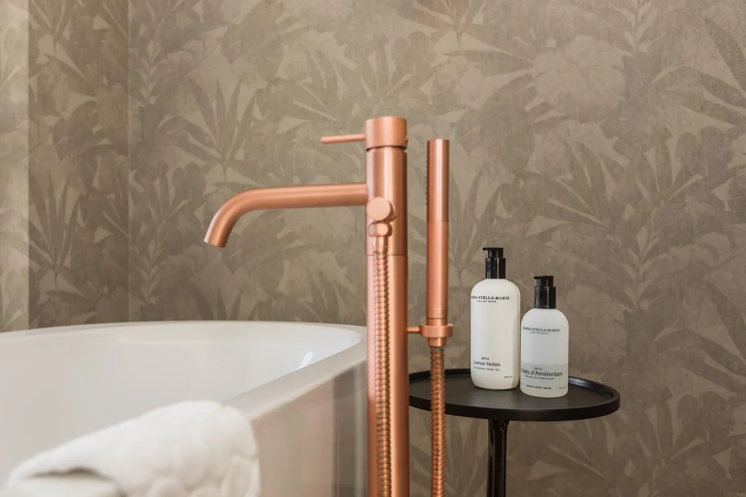 Bath in Boutique Hotel Helder I Kloeg Collection