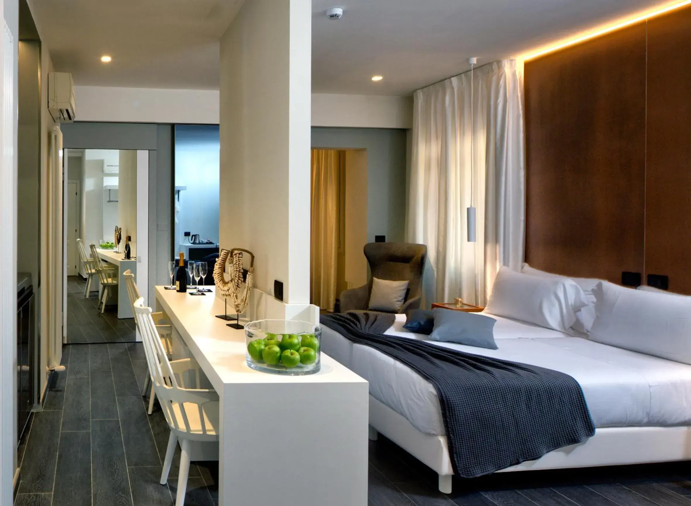 Bed in Hotel Metropolitan Bed in Hotel Metropolitan