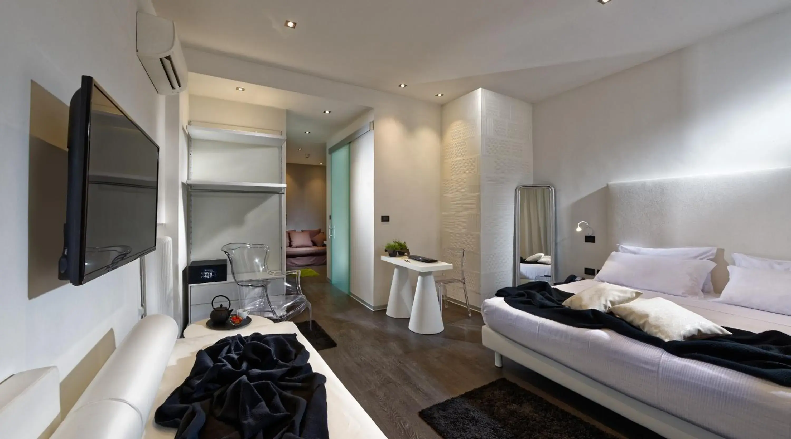 Executive Family Room in Hotel Metropolitan Executive Family Room in Hotel Metropolitan