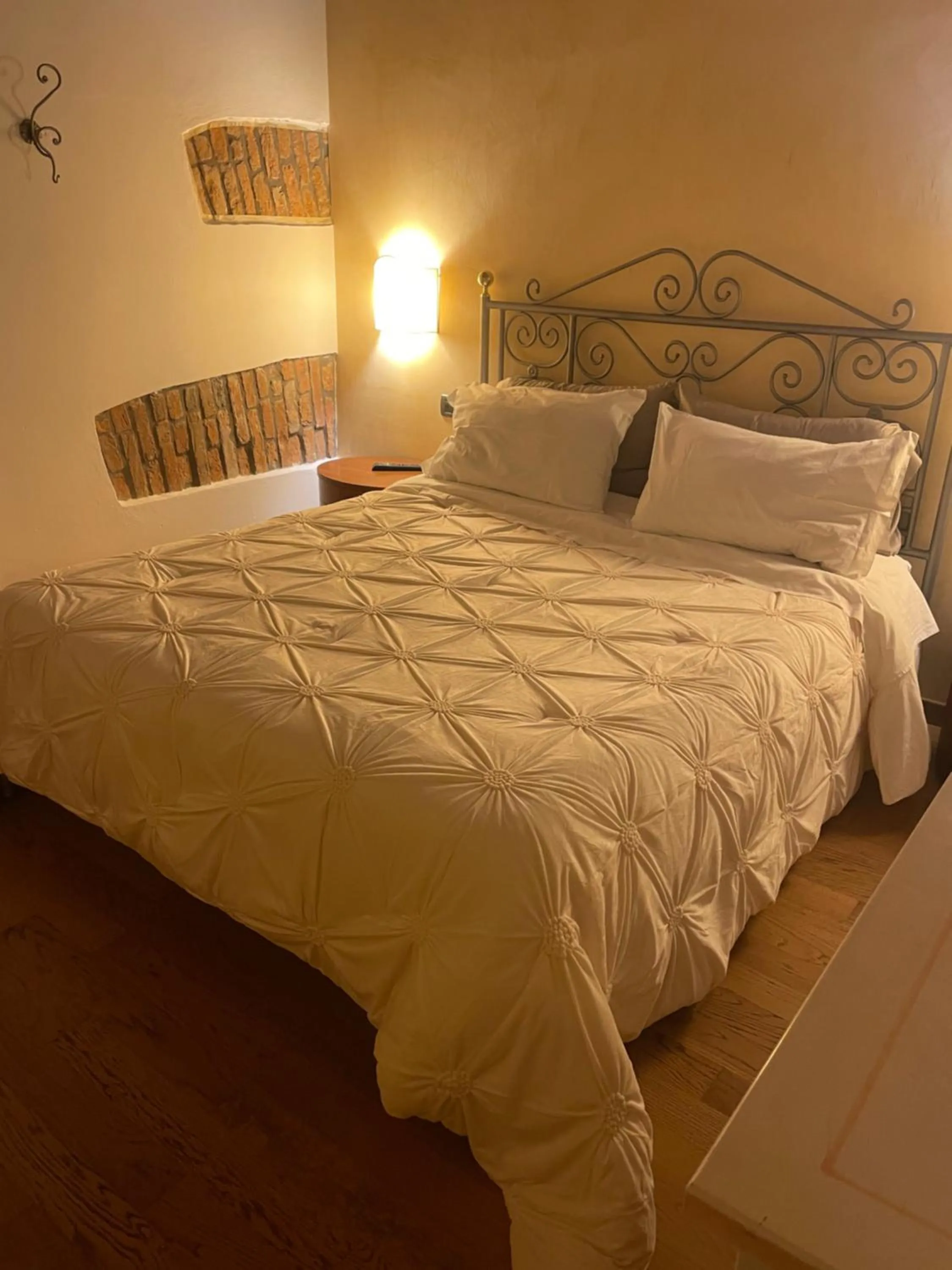 Bed in Antica Corte Hotel Residence di Charme Ferrara