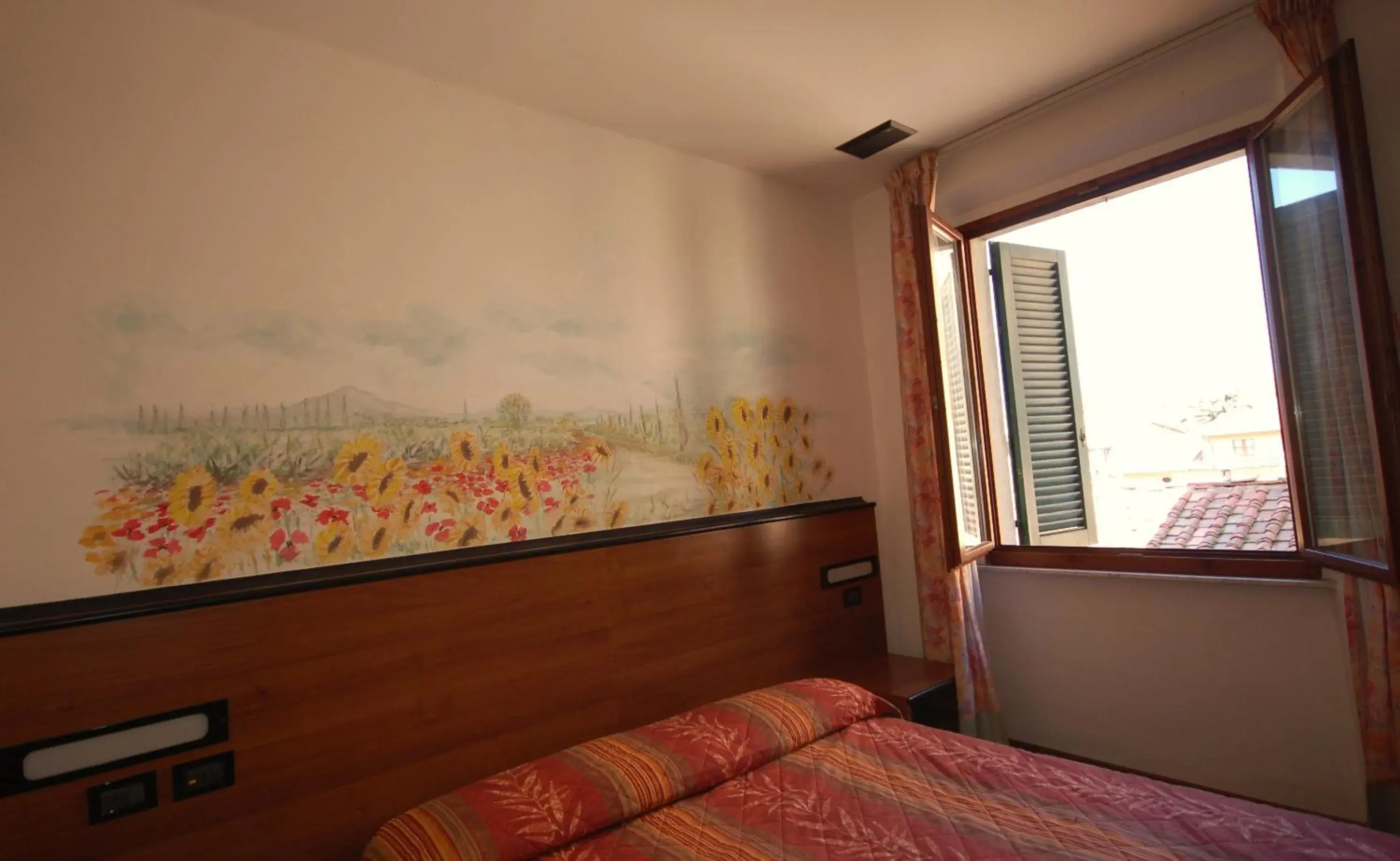 City view, Bed in Hotel Leonardo City view, Bed in Hotel Leonardo