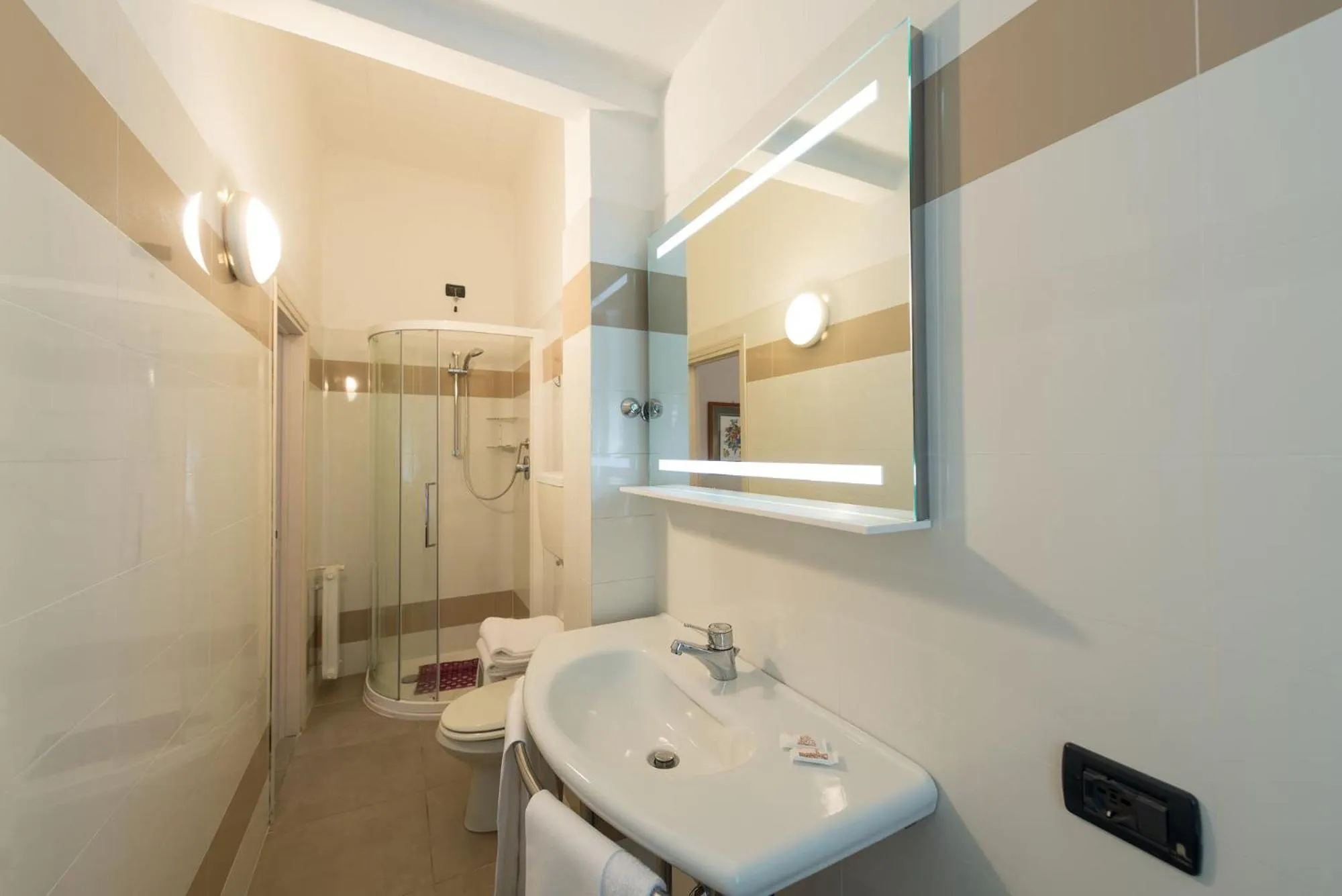 Bathroom in Hotel Corallo