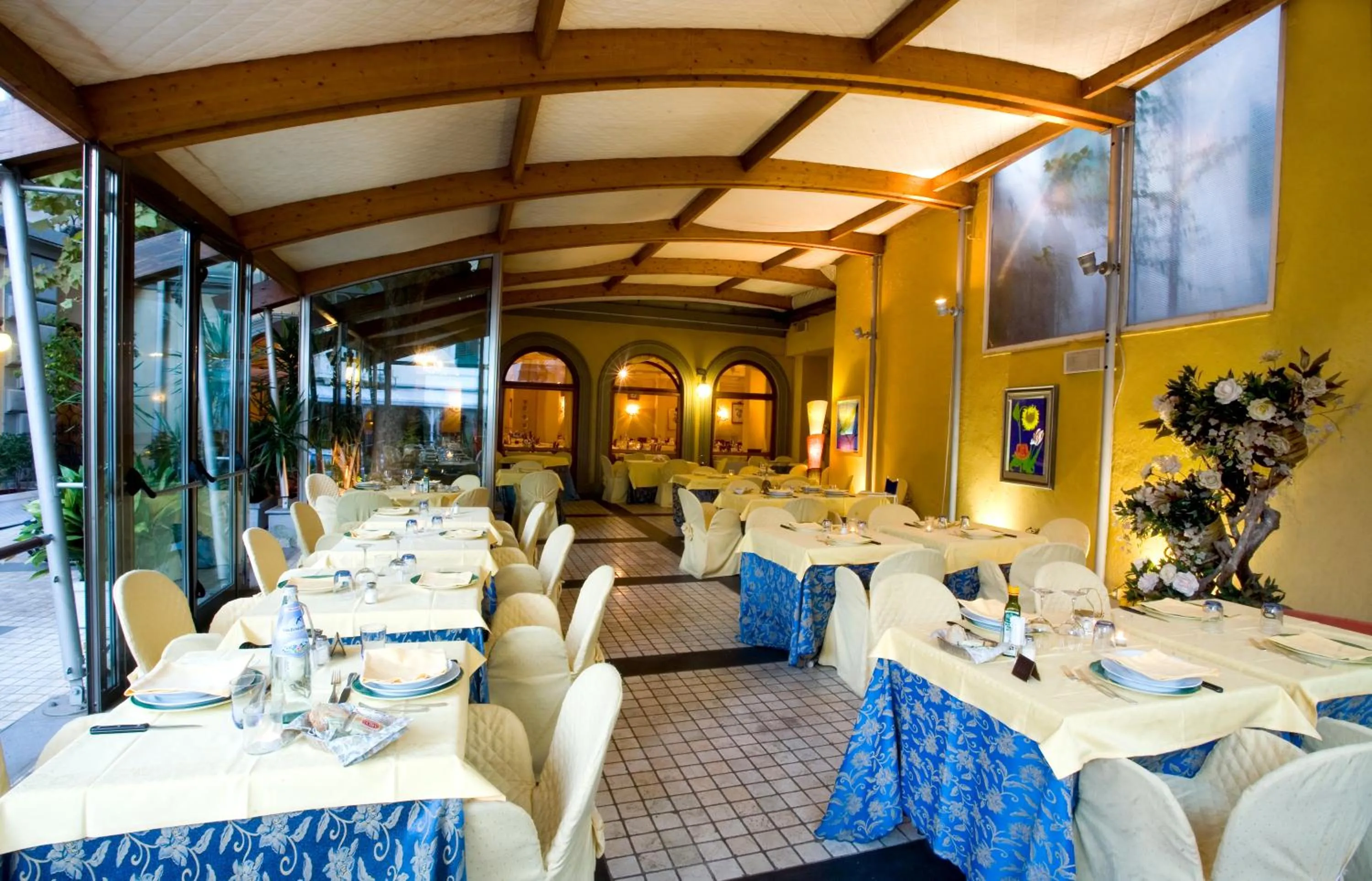 Restaurant/places to eat in Hotel Corallo
