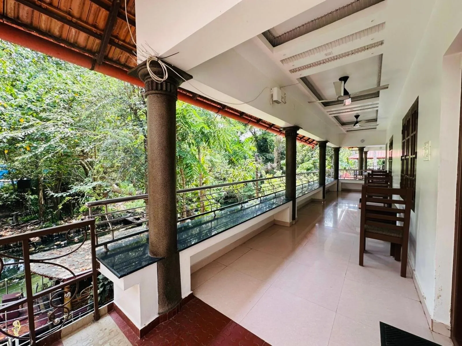 Double Room with Garden View - single occupancy in Chilanka Lake View Resort