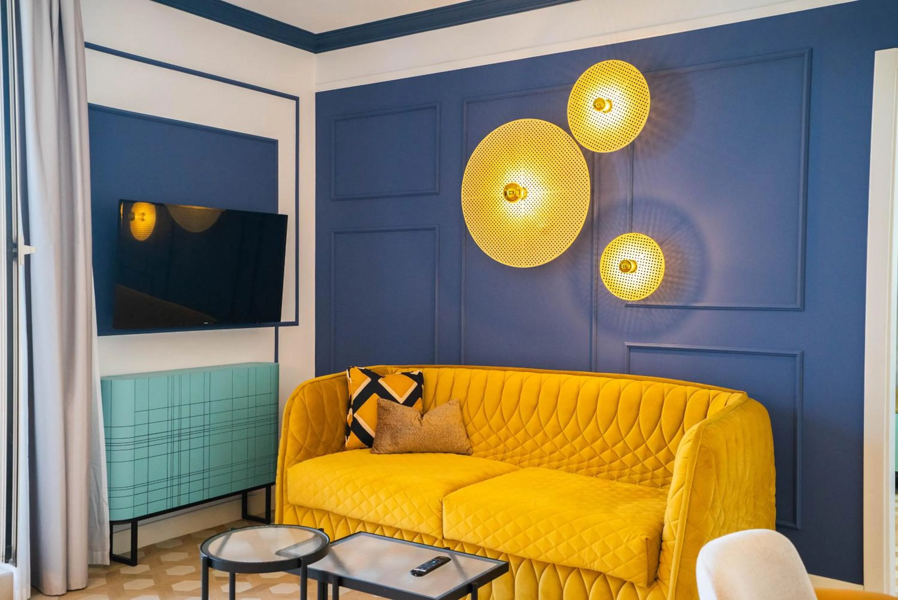 TV and multimedia in SmartRental Collection Gran Vía Capital