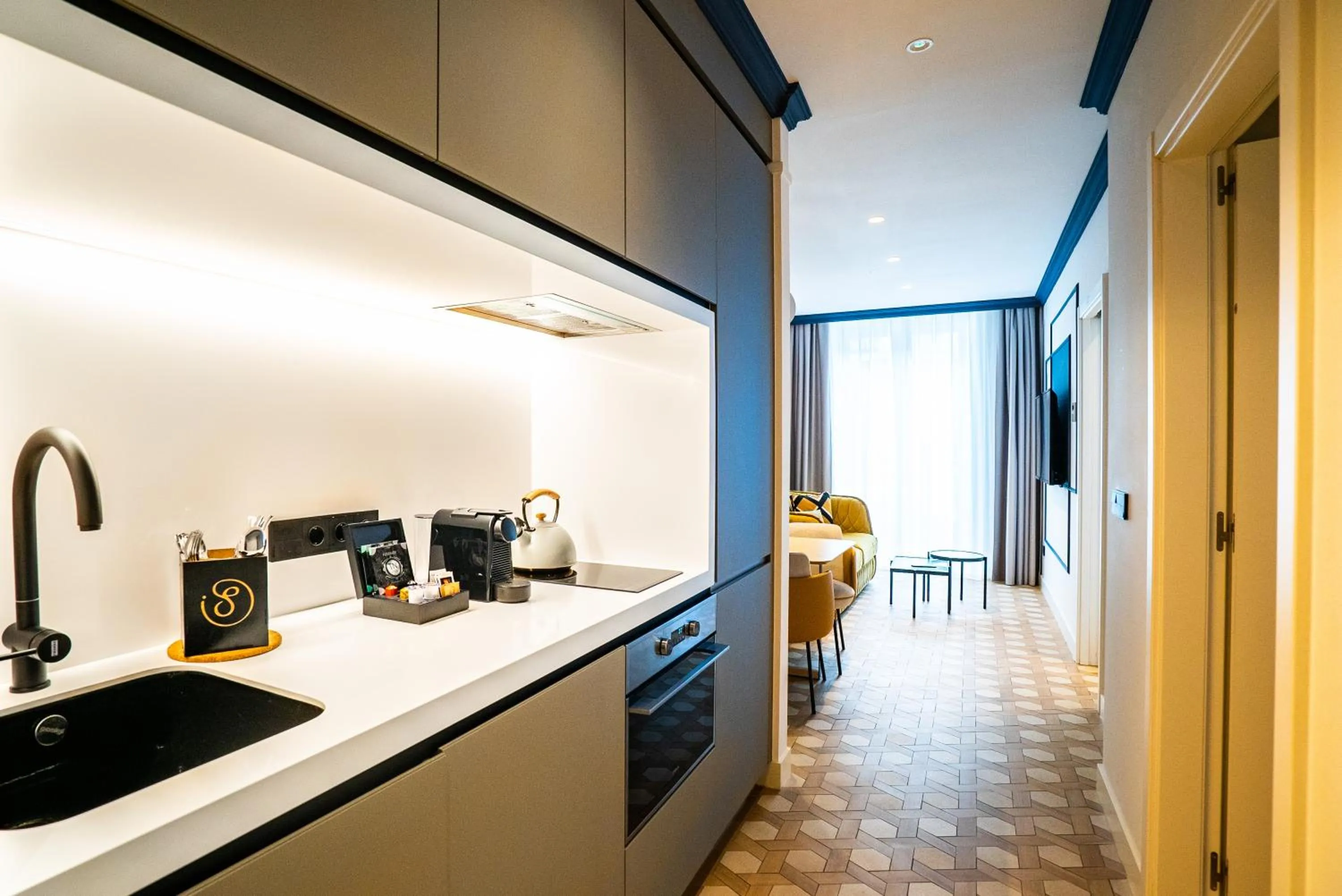 Coffee/tea facilities in SmartRental Collection Gran Vía Capital