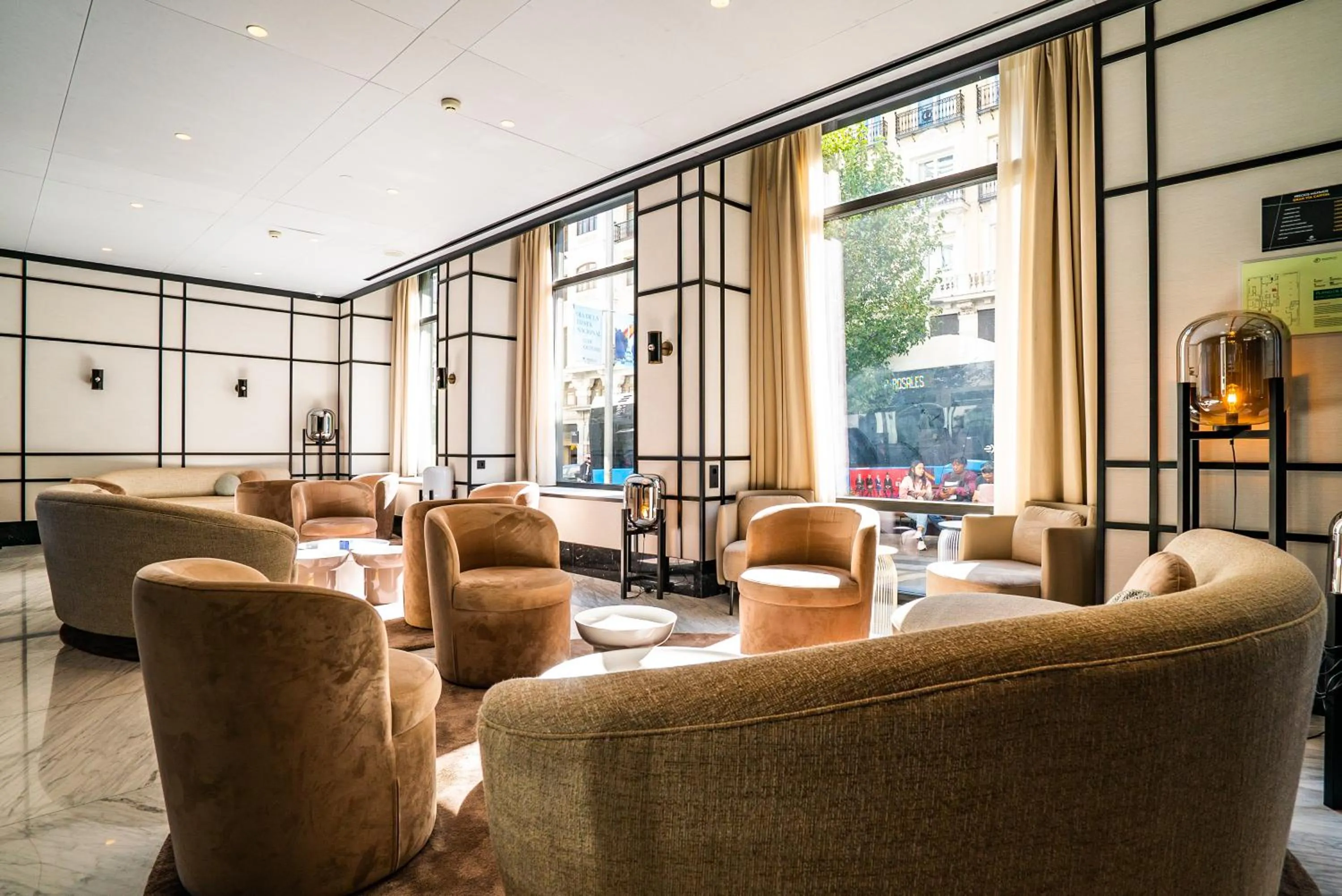 Lobby or reception in SmartRental Collection Gran Vía Capital