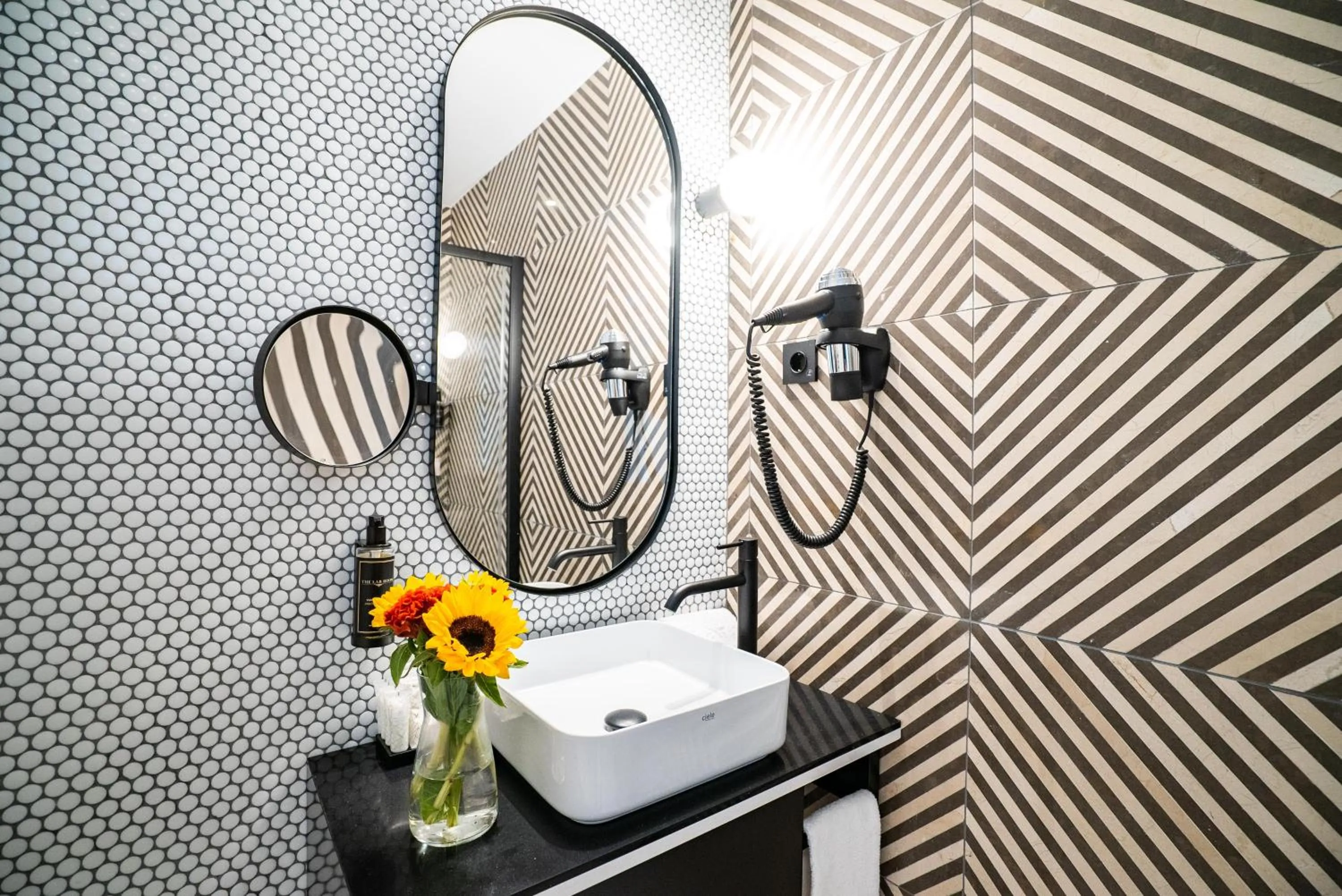 Toilet in SmartRental Collection Gran Vía Capital