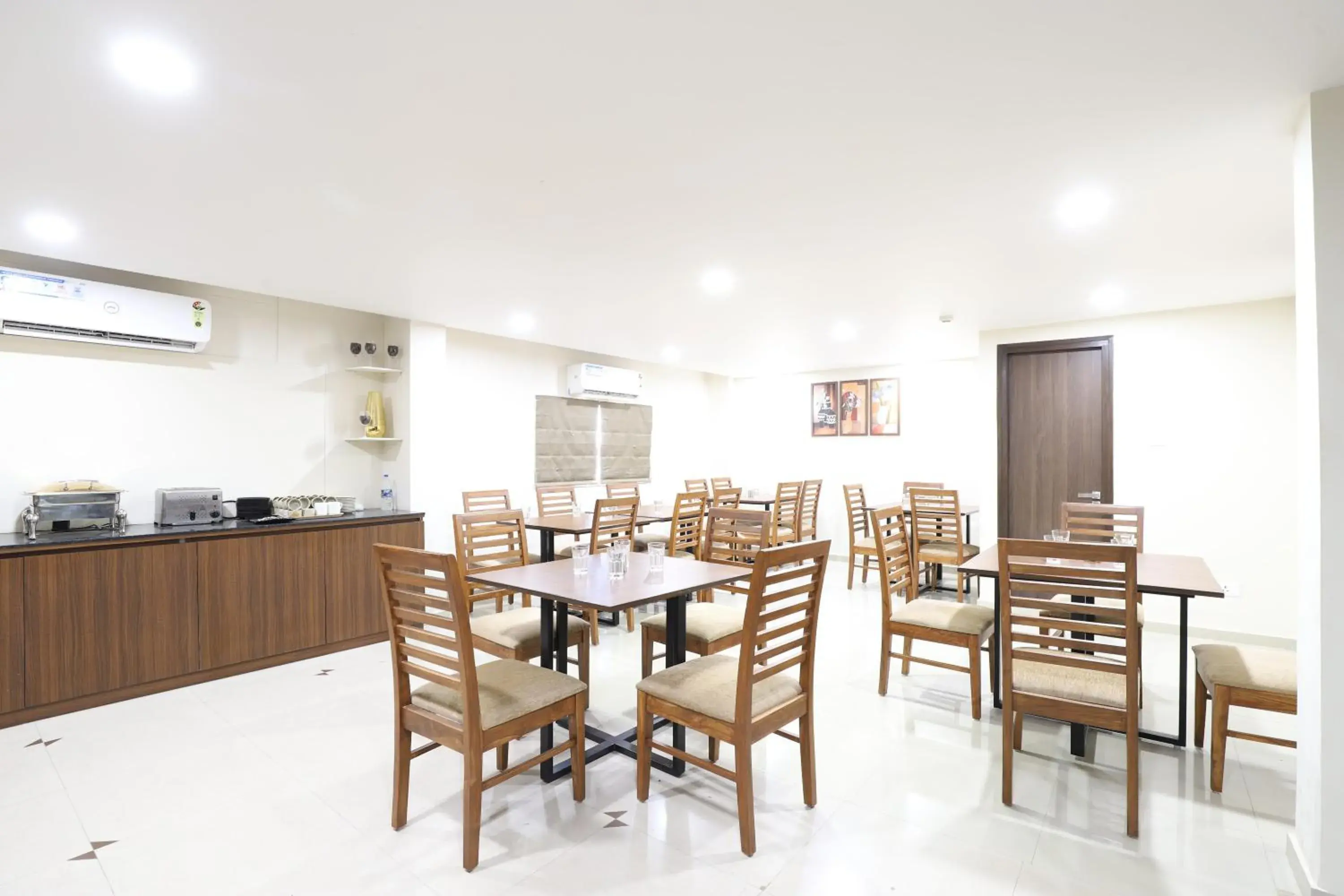 Restaurant/places to eat in Alba Premier, Ahmedabad Restaurant/places to eat in Alba Premier, Ahmedabad
