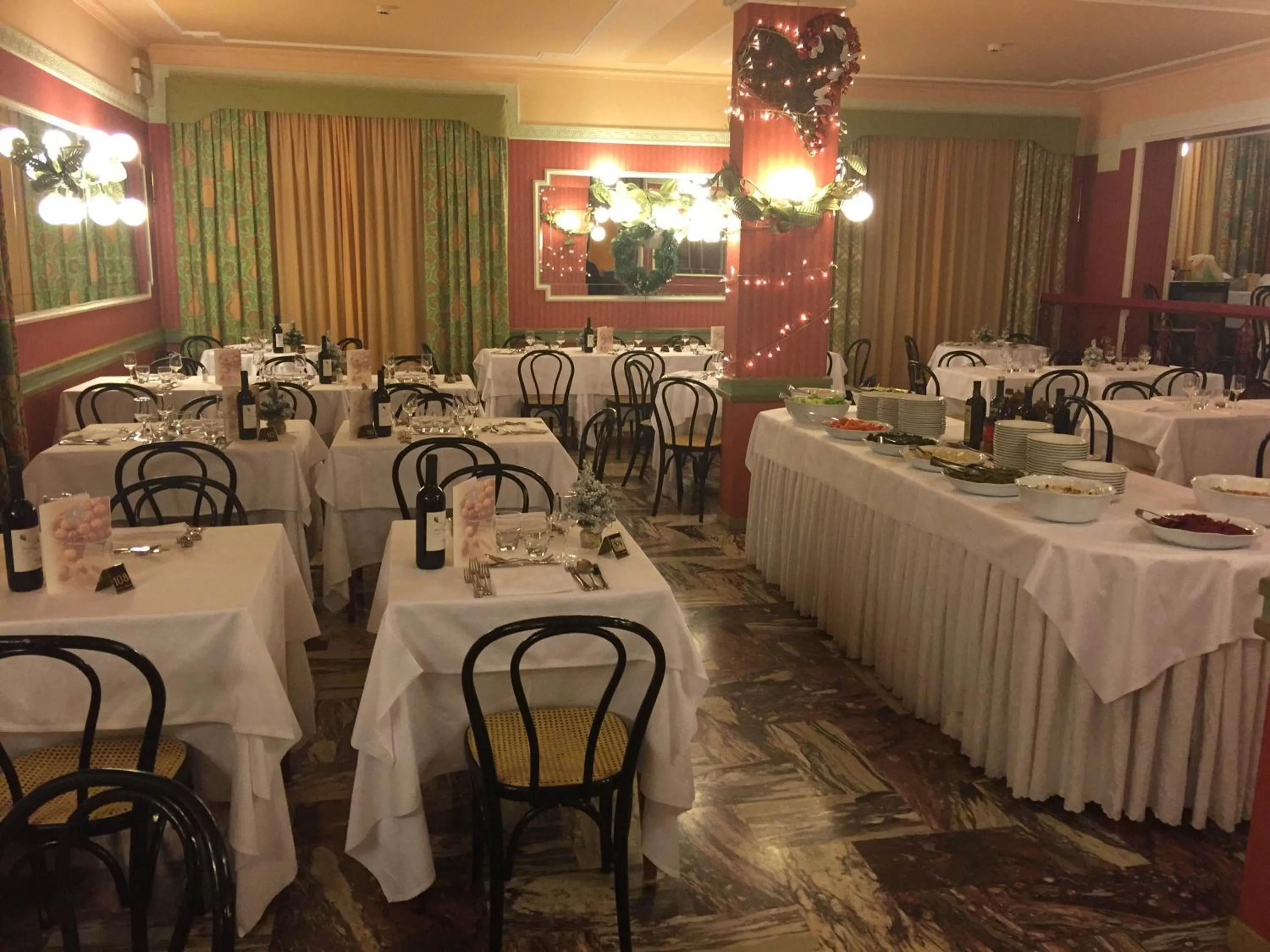 Restaurant/places to eat in Hotel Giglio