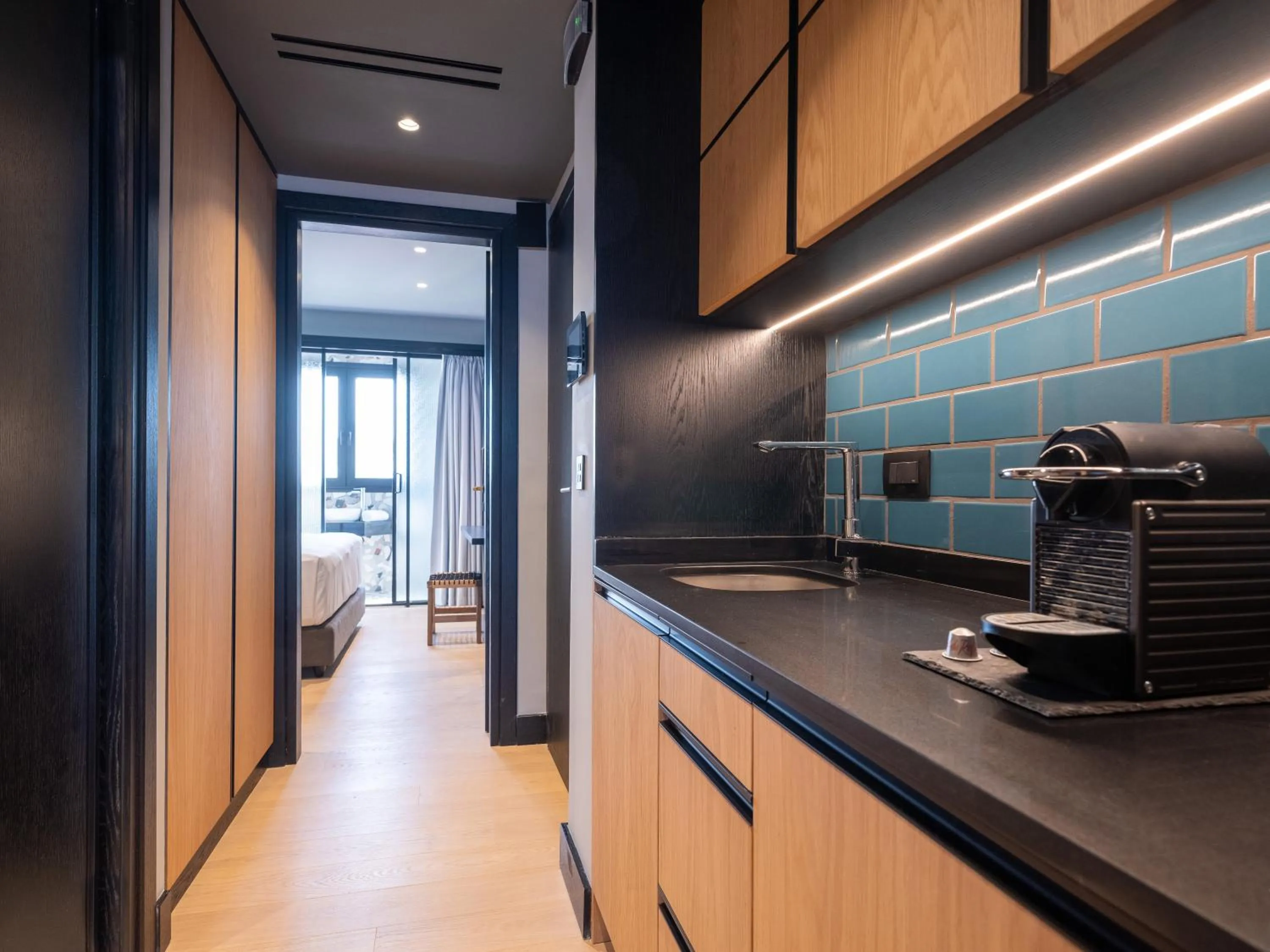 Coffee/tea facilities in 3 Pines Design Living