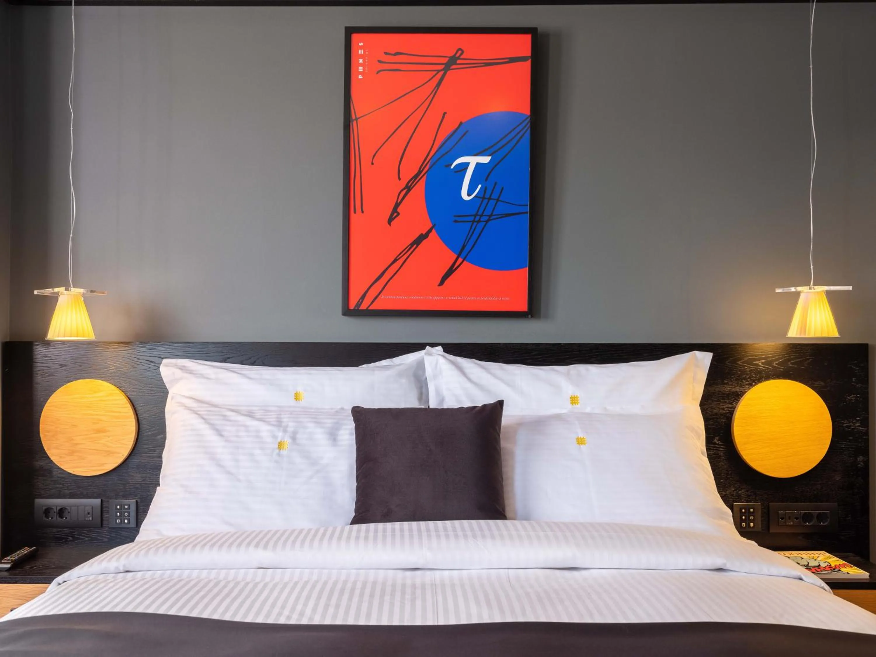 Bed in 3 Pines Design Living