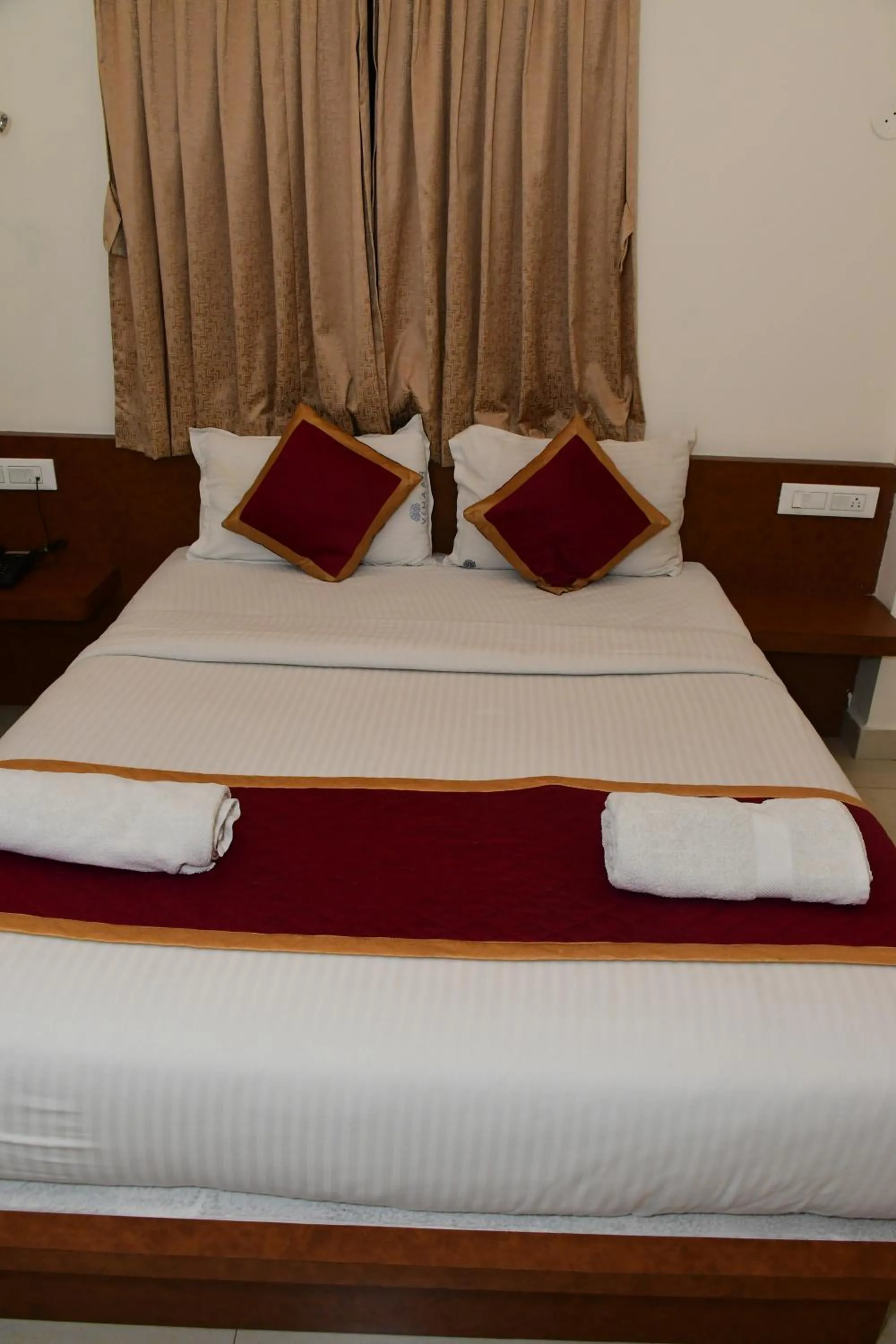 Bedroom, Bed in Sai Vihaar Inn & Suites