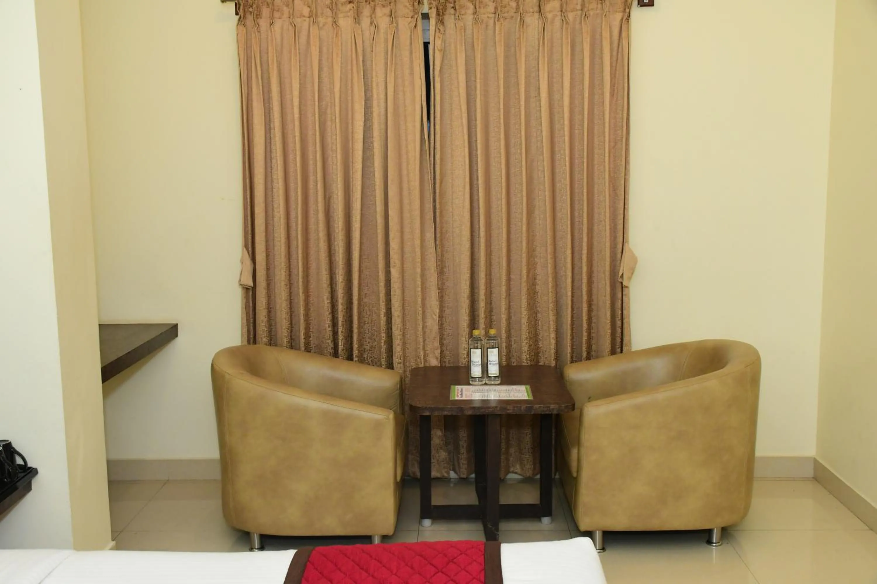 Seating area in Sai Vihaar Inn & Suites