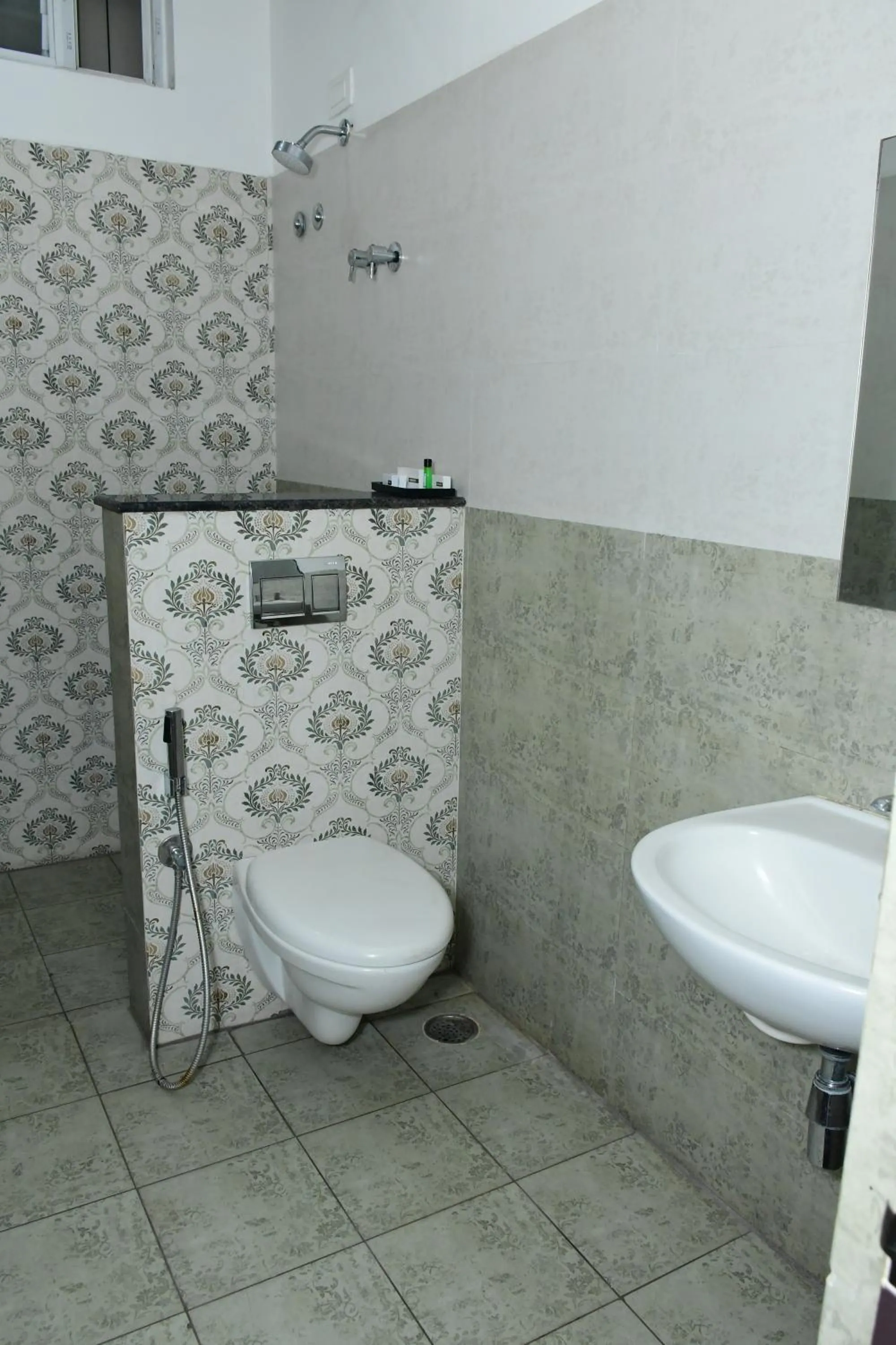 Sai Vihaar Inn & Suites