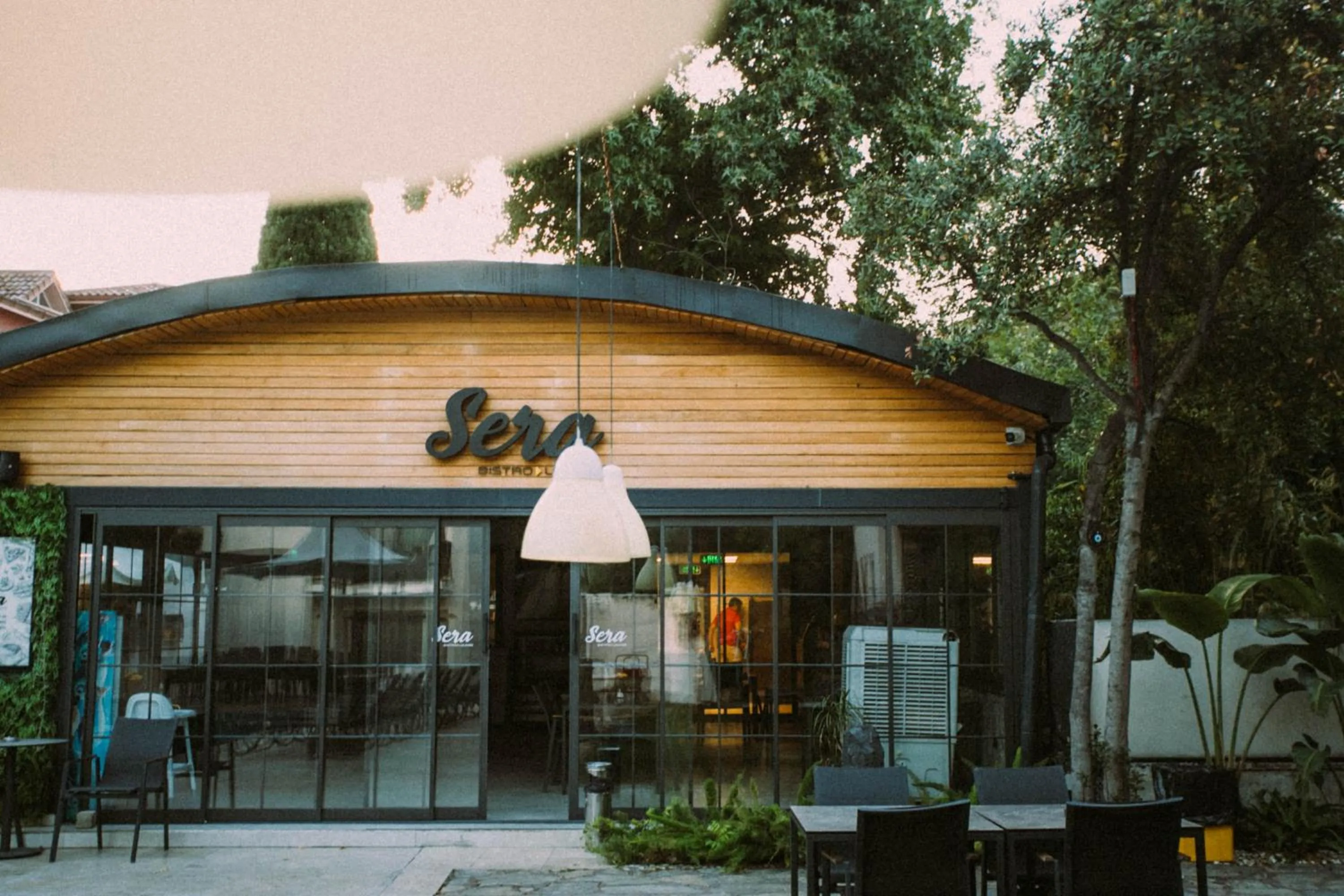 Restaurant/places to eat in Vira Suites Hotel