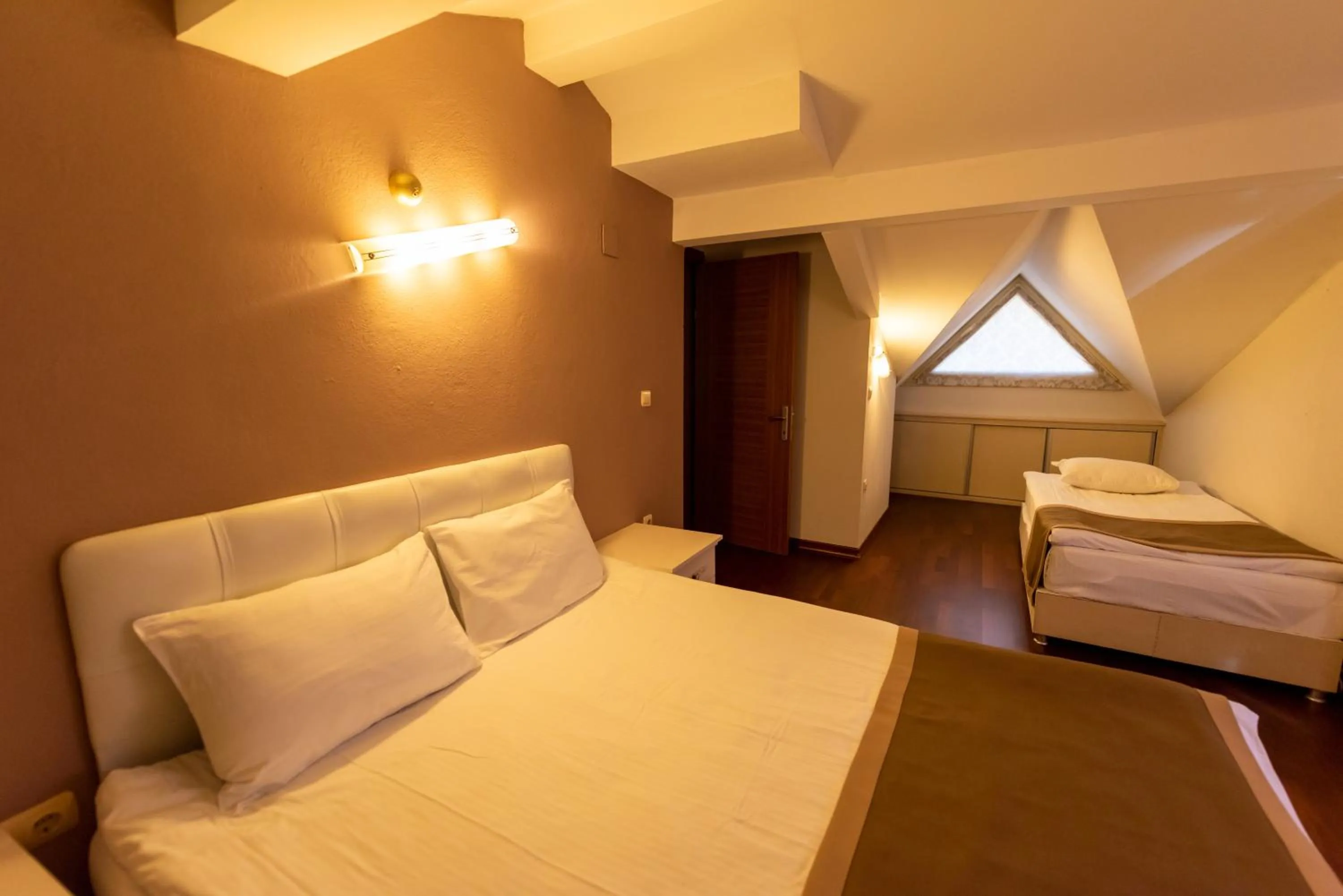 Bedroom, Bed in Vira Suites Hotel