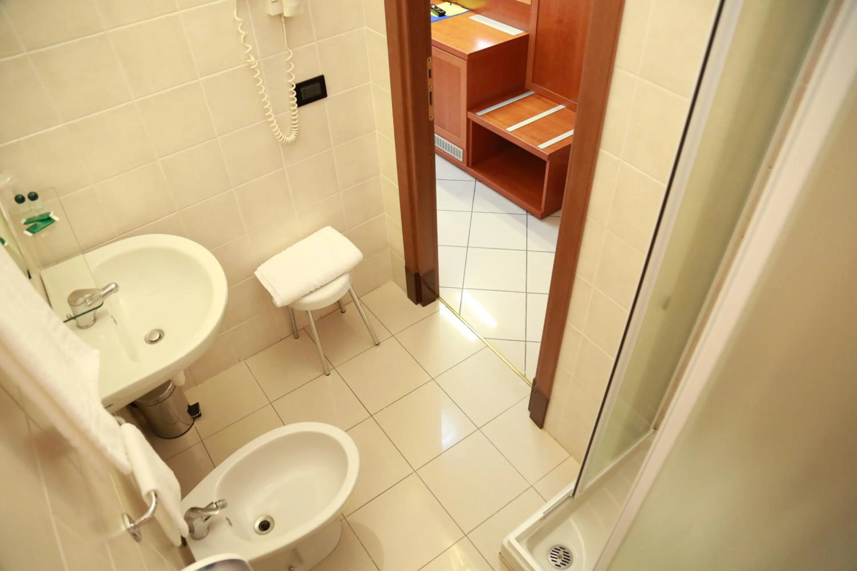 Shower in Hotel Dorè