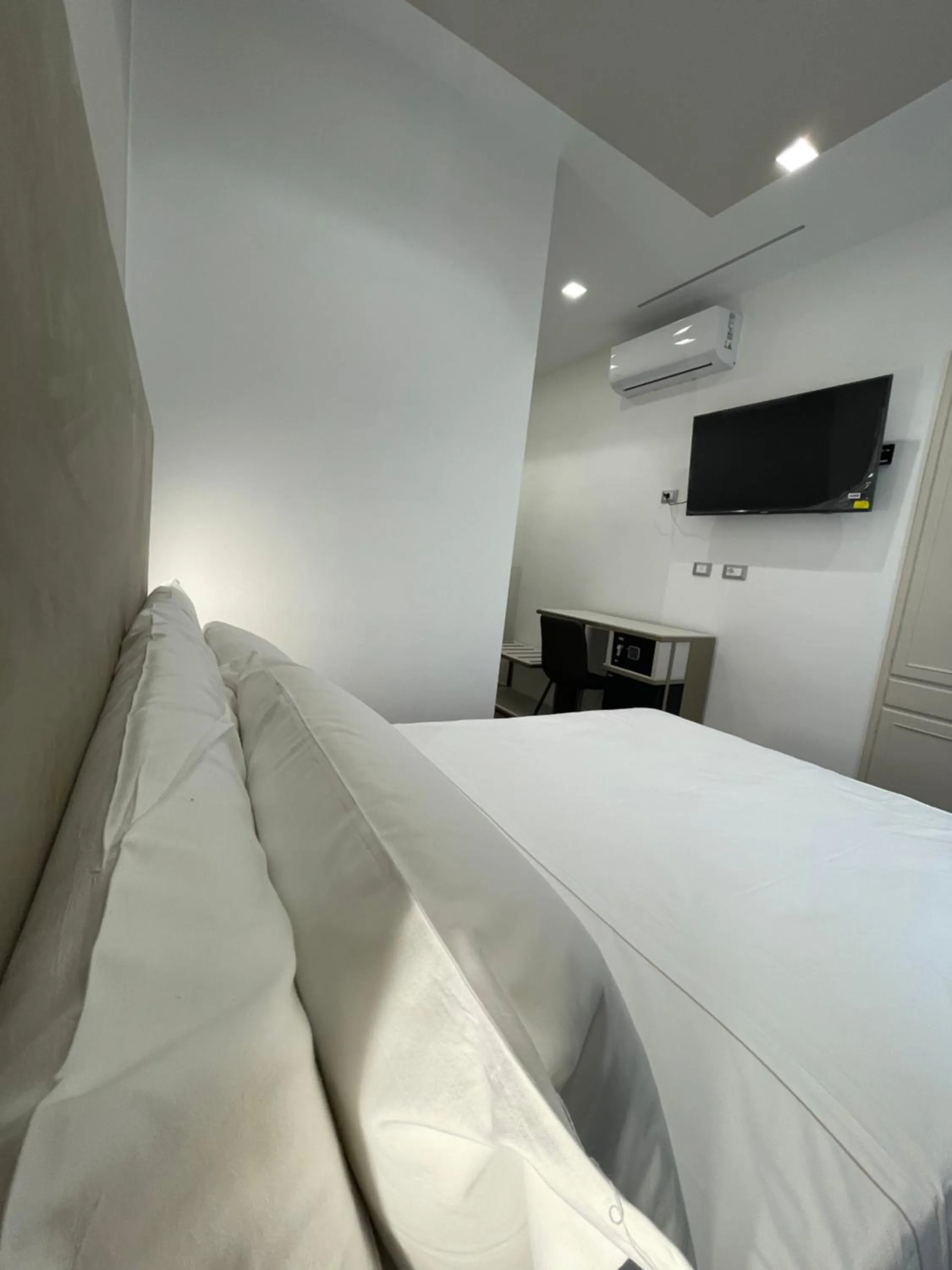 Bed in AngelicaHome Roma