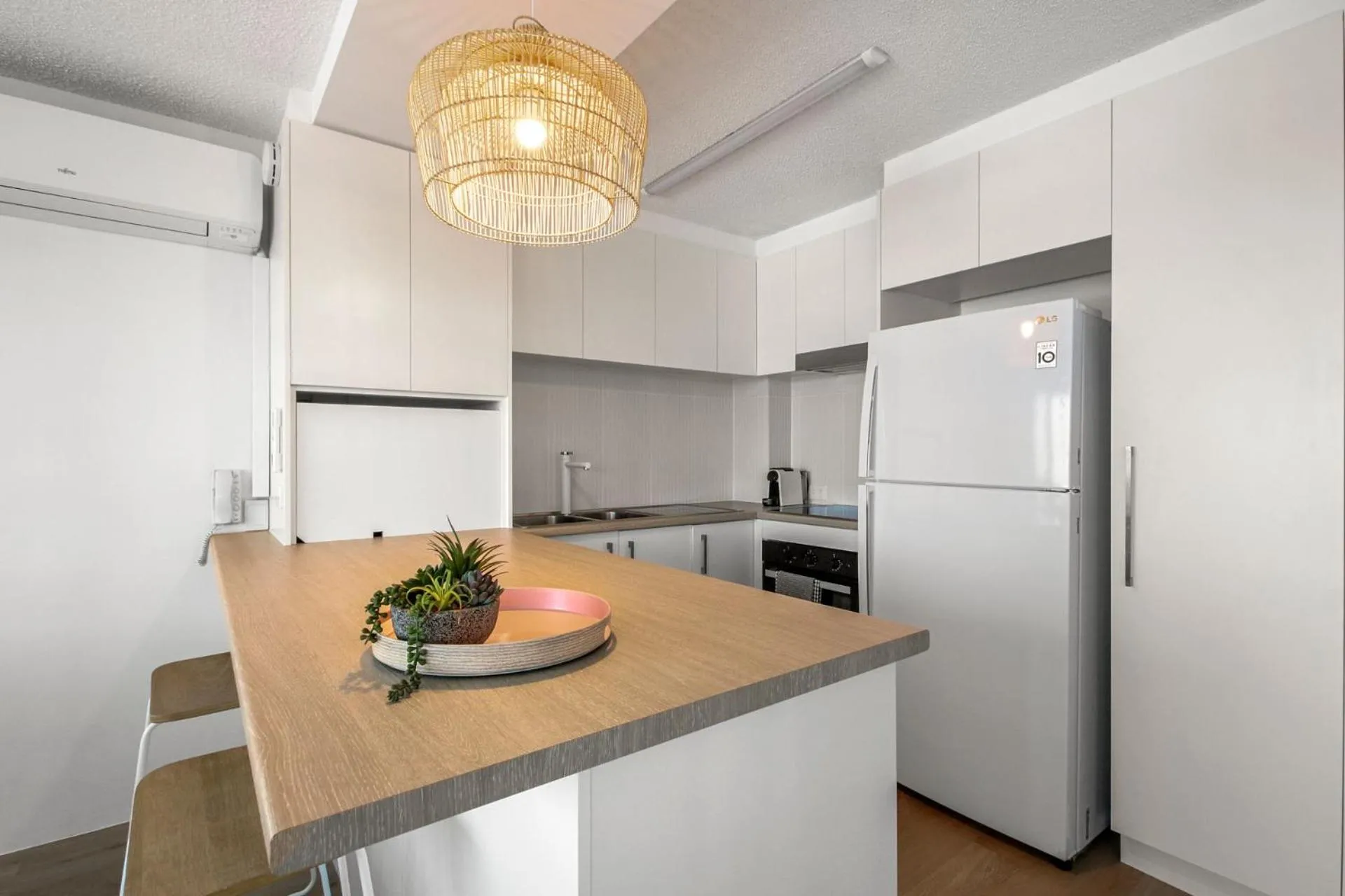 Cheltenham Apartments Unit 18 40 King St
