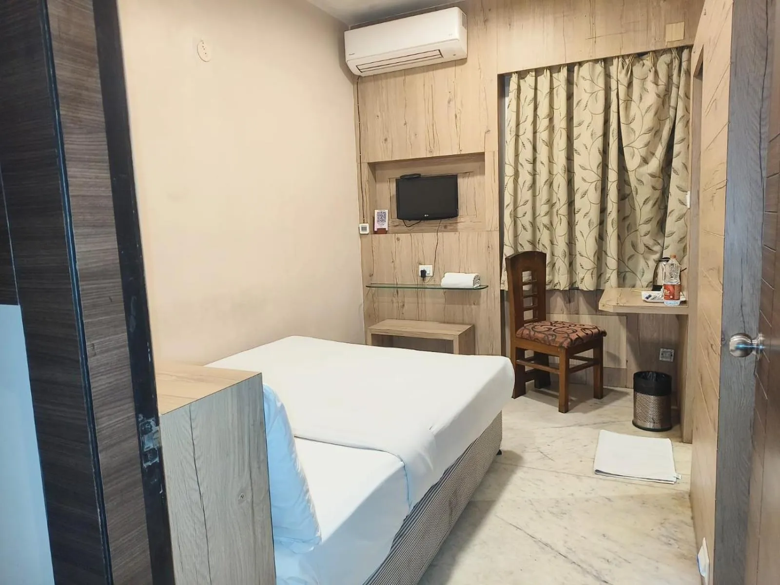 TV and multimedia, Bed in The Citi Residenci Hotel - Asansol