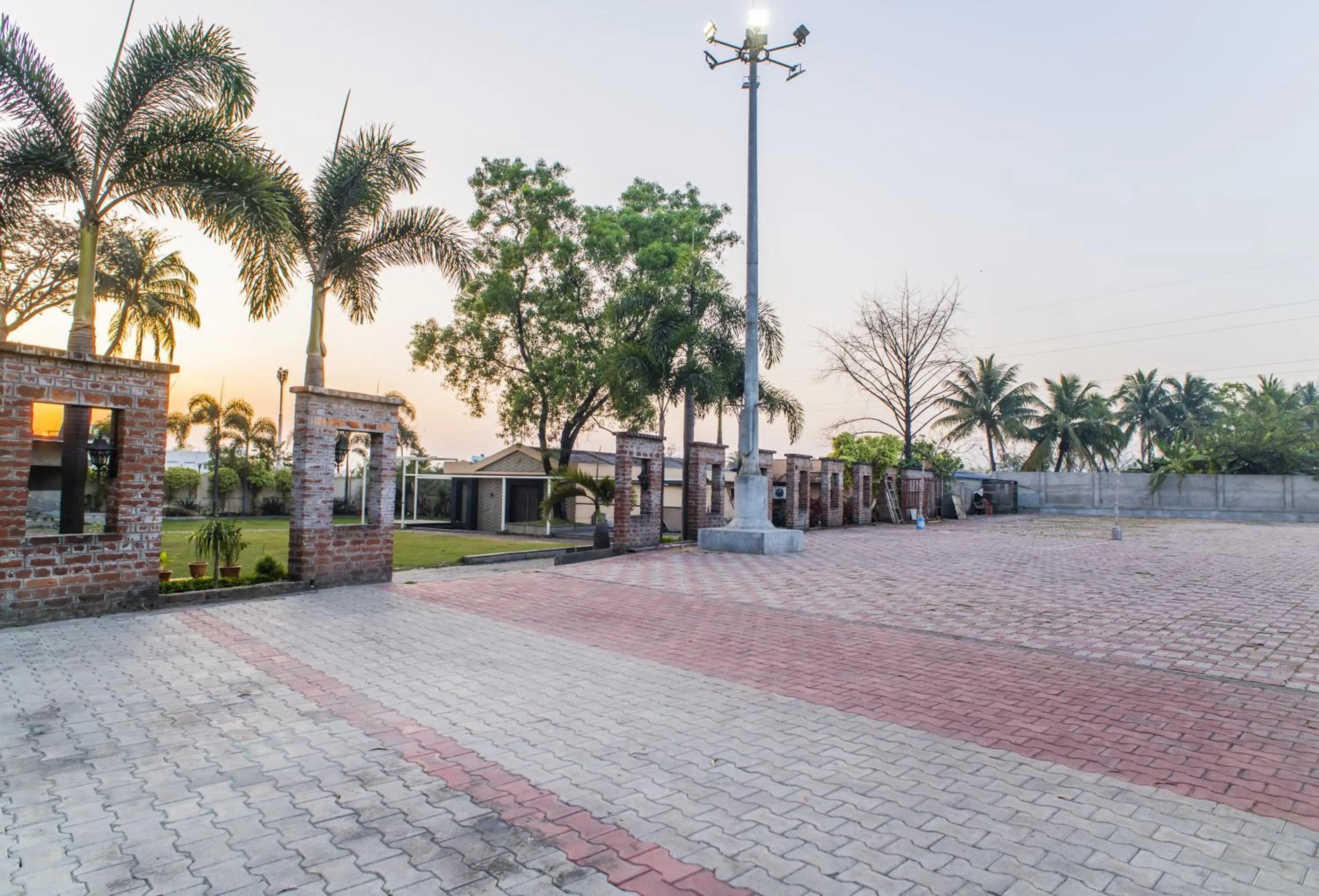 Facade/entrance in The Citi Residenci Hotel - Asansol
