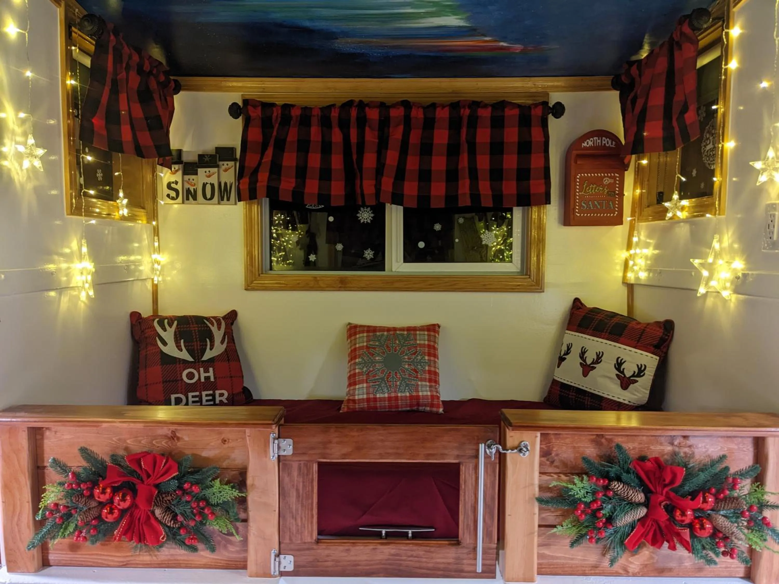 bunk bed in Olympic Railway Inn