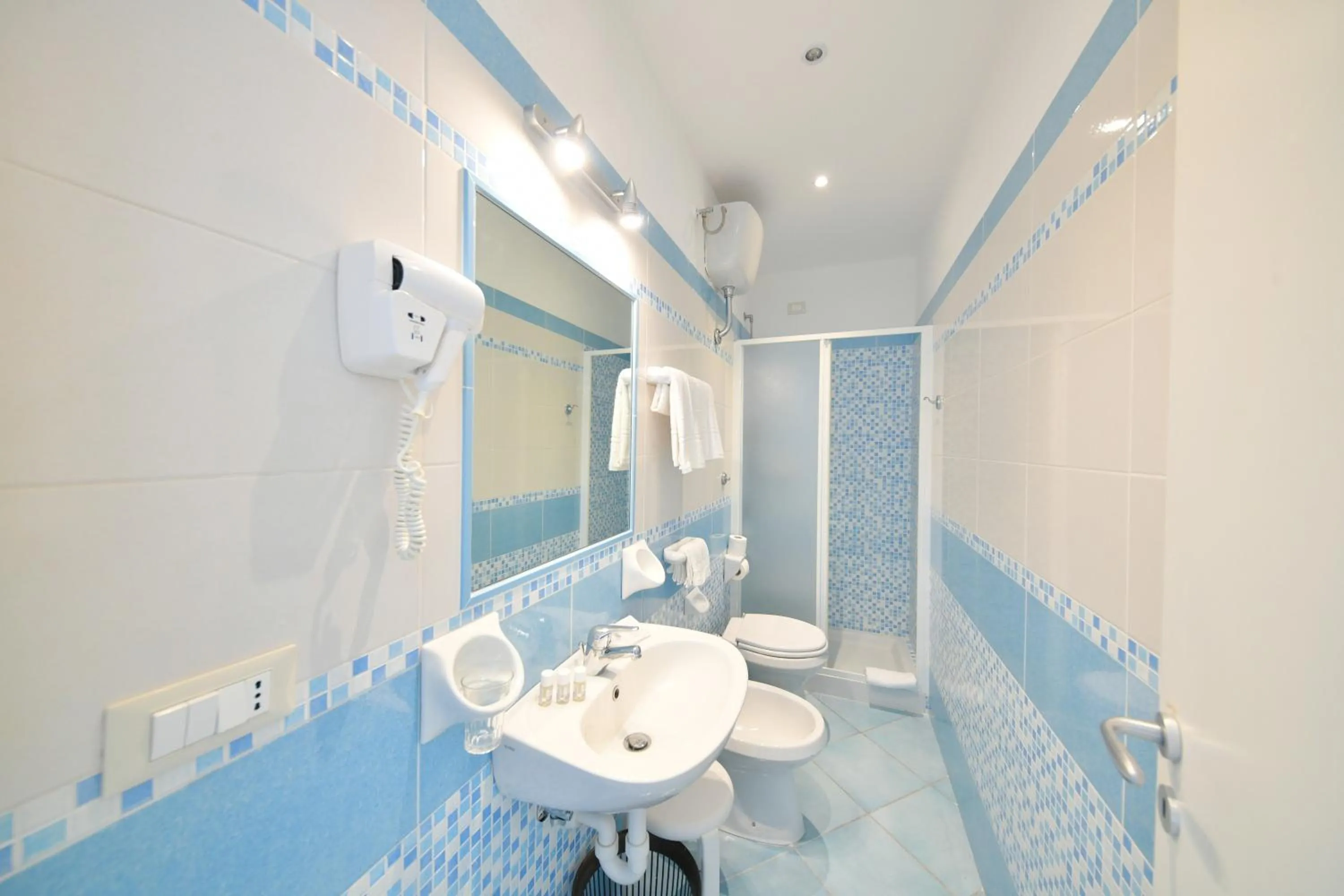 Shower in Hotel Parco Cartaromana