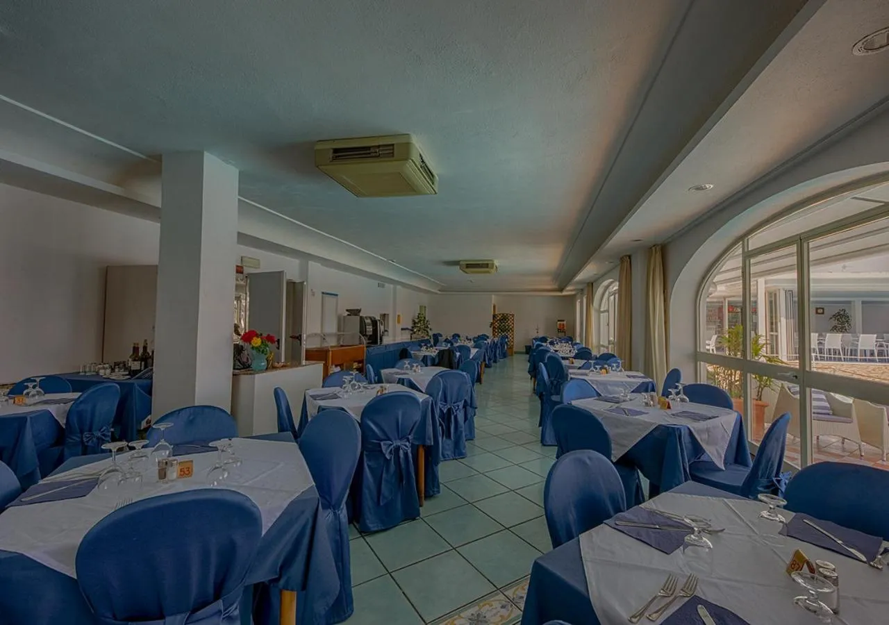 Restaurant/places to eat in Hotel Parco Cartaromana