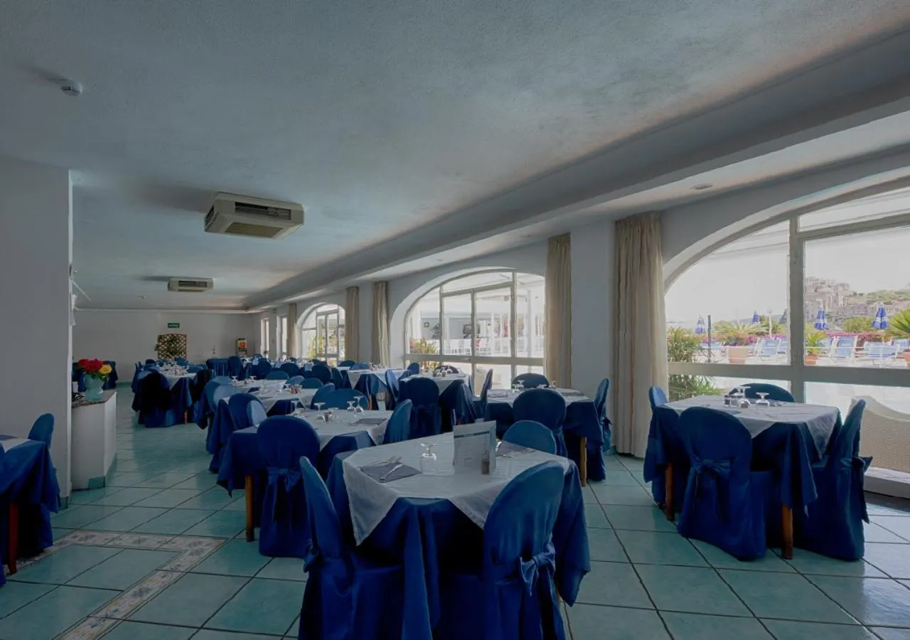 Restaurant/places to eat in Hotel Parco Cartaromana