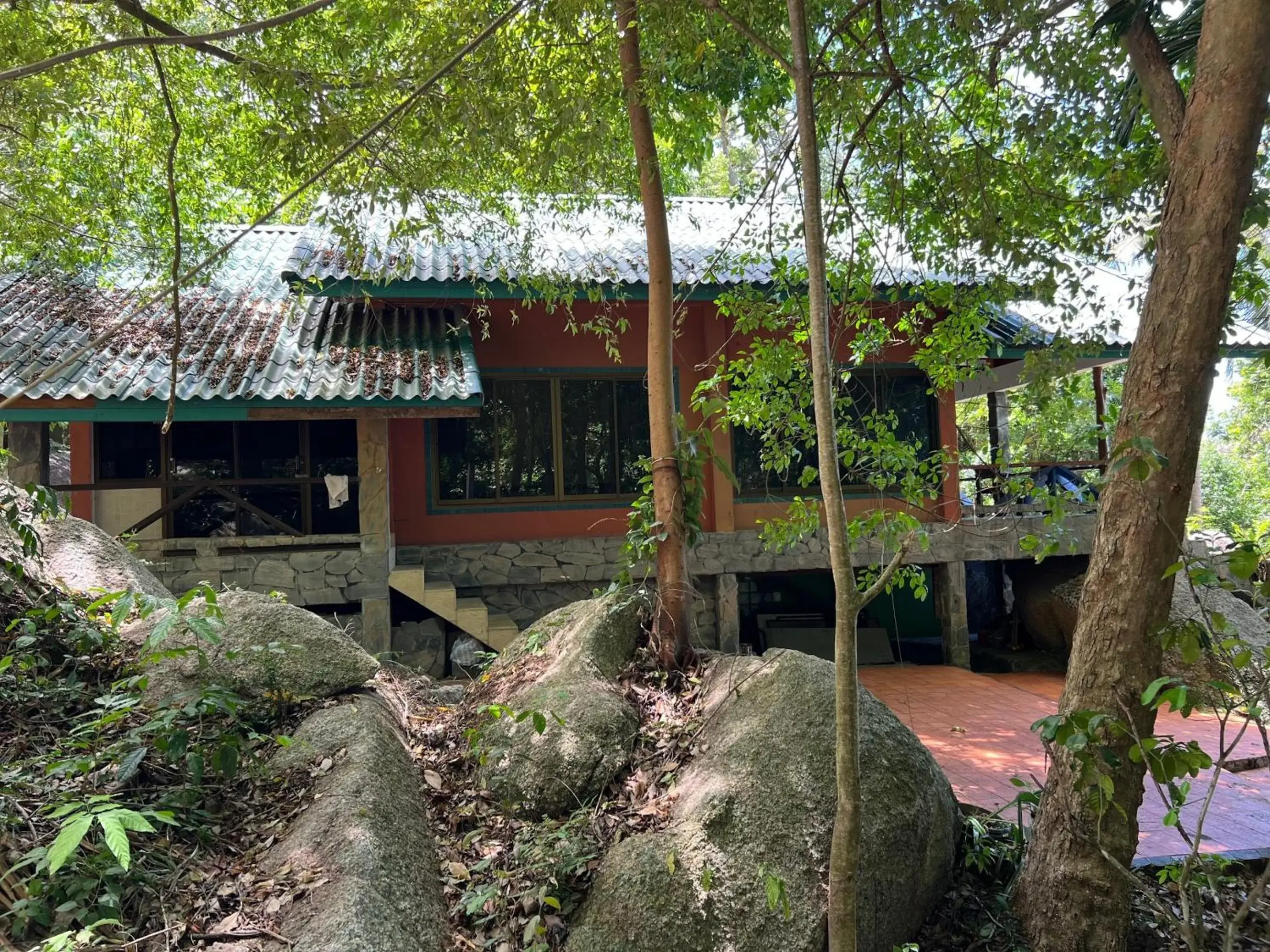 Property building in Kawarin Secret Hut Hotel and Resort Property building in Kawarin Secret Hut Hotel and Resort