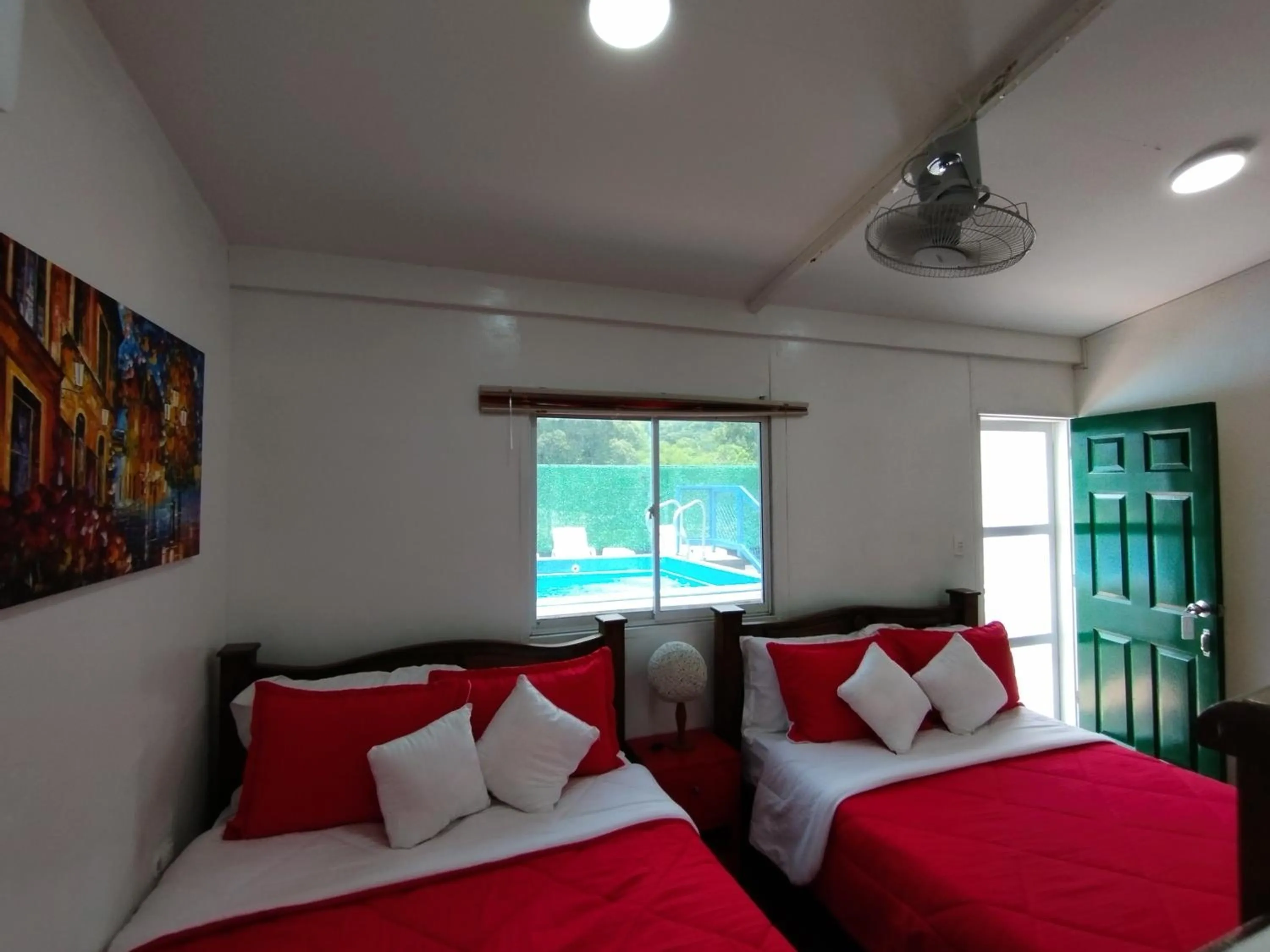 towels, Bed in Hostal Paraiso Minca