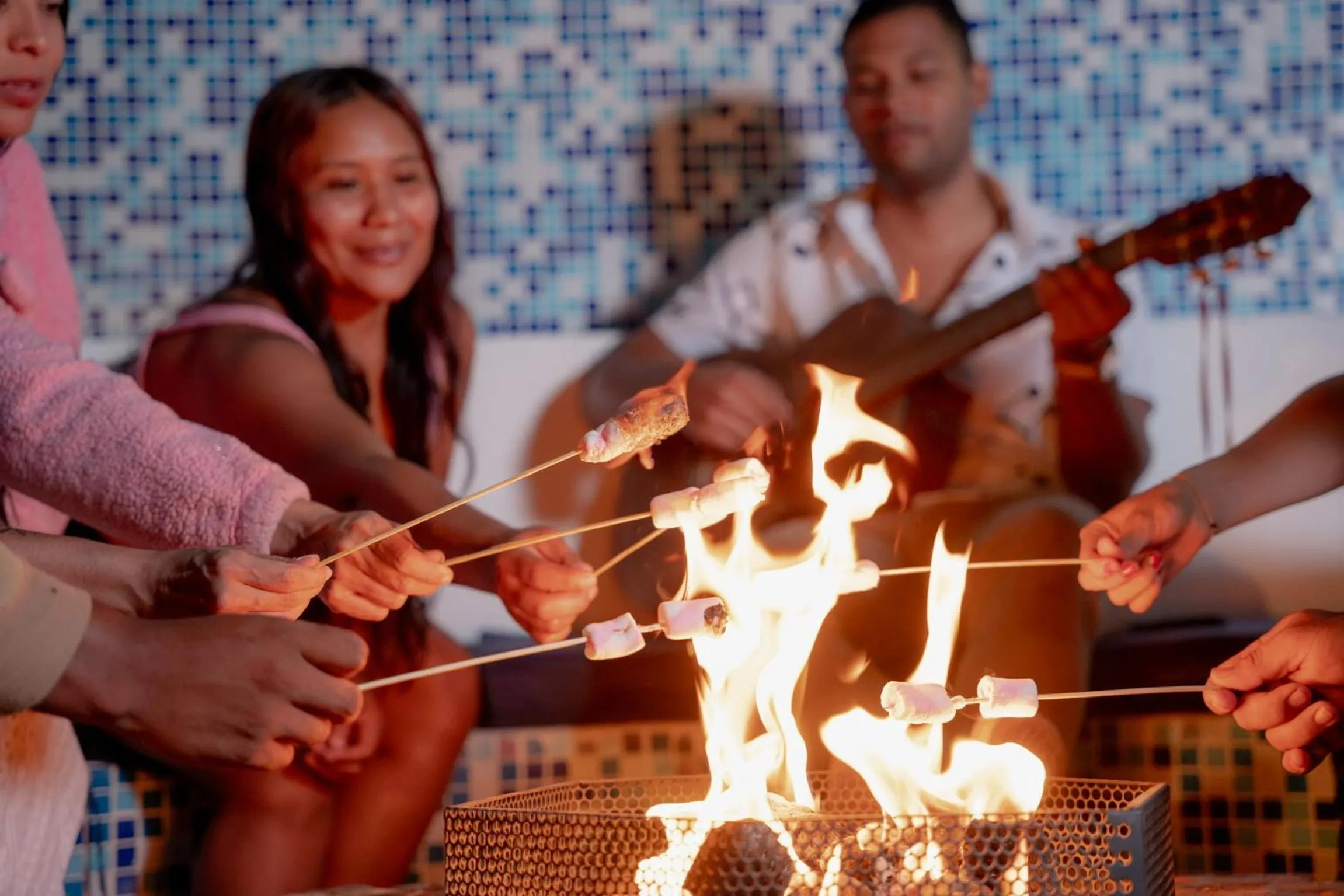People in Hostal Paraiso Minca