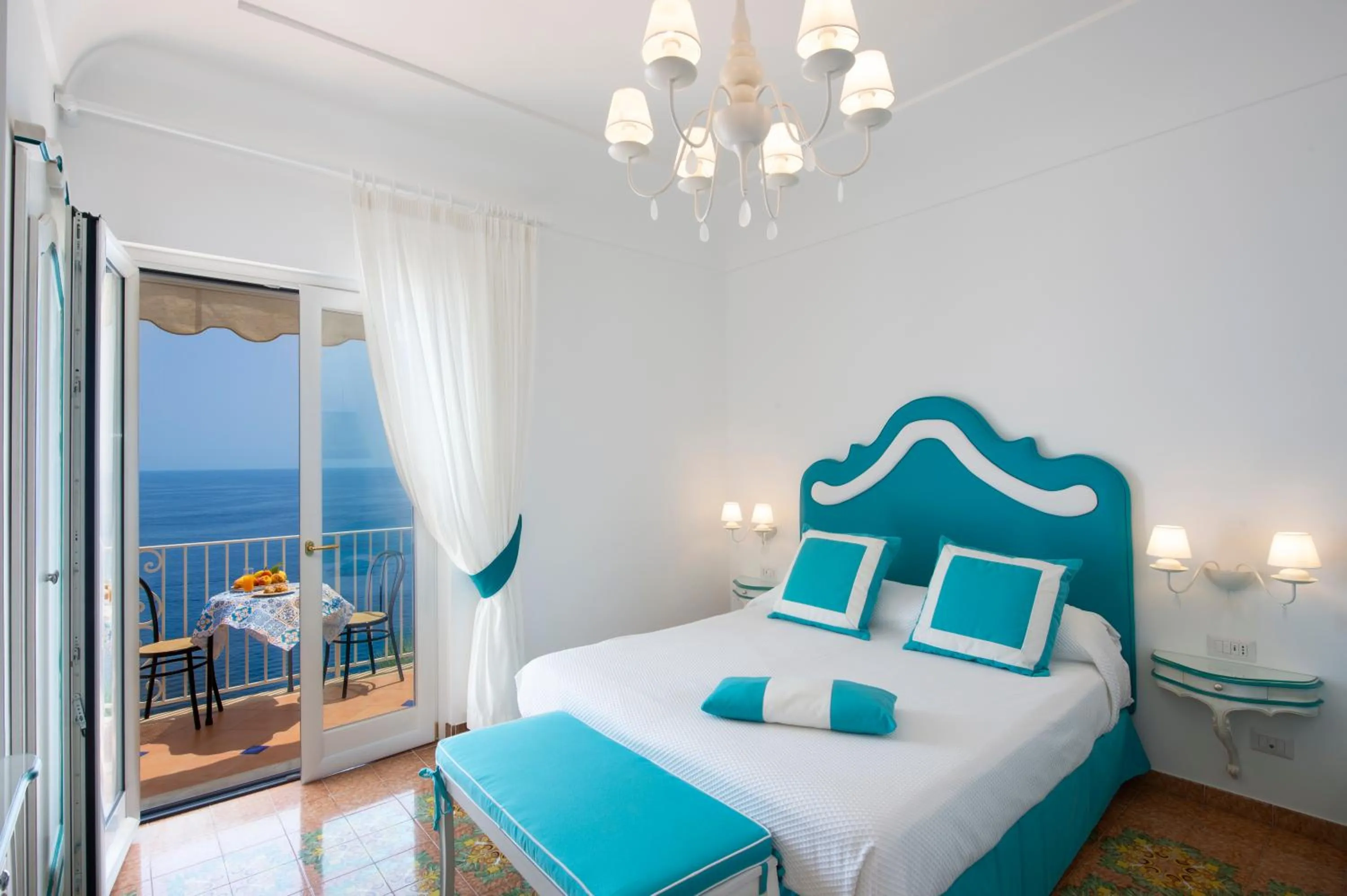 Balcony/Terrace, Bed in Open Gate