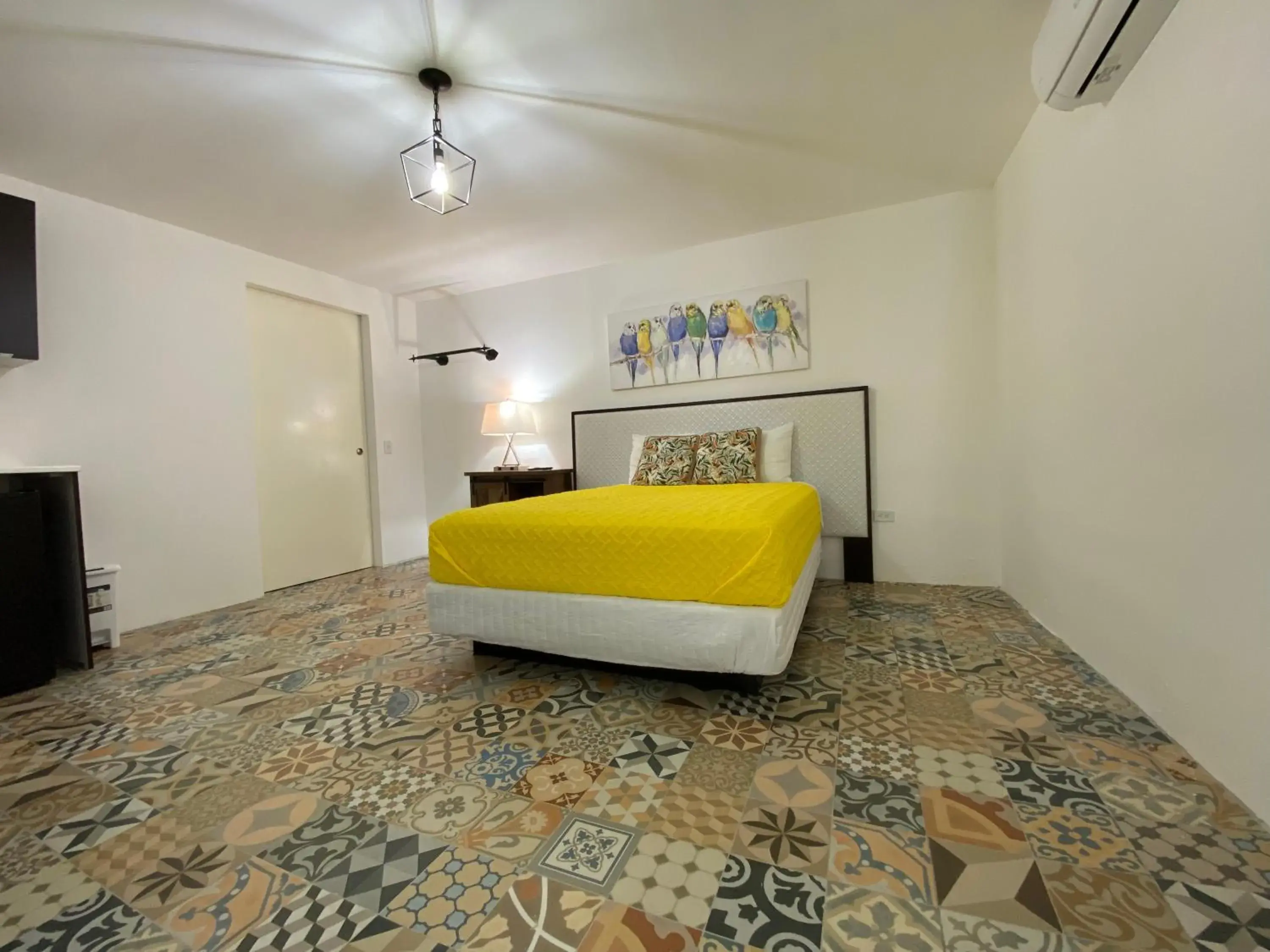 Queen Room - Disability Access in Hotel Nest Queen Room - Disability Access in Hotel Nest