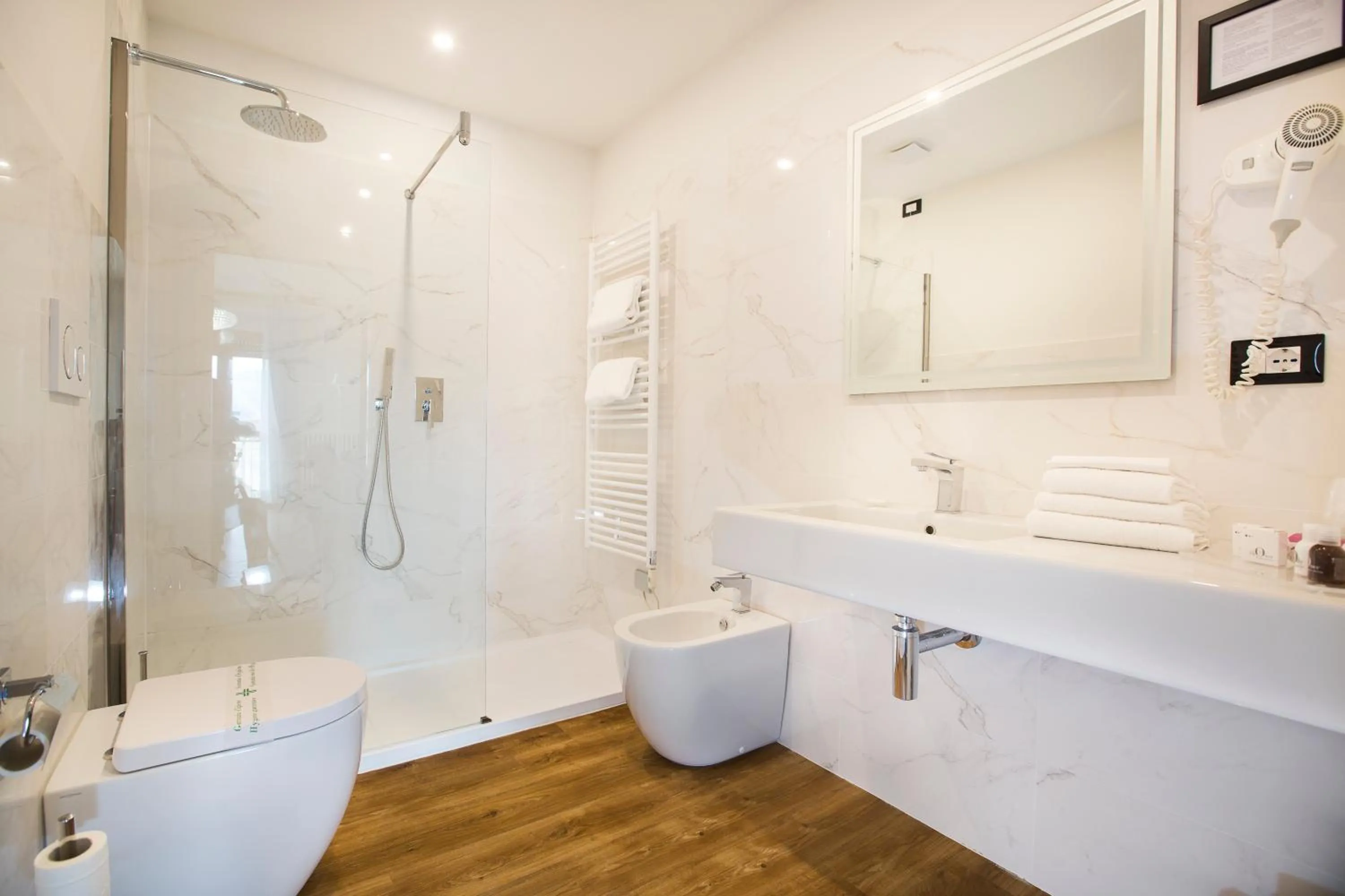 Toilet in La Gustea Hotel & Cucina