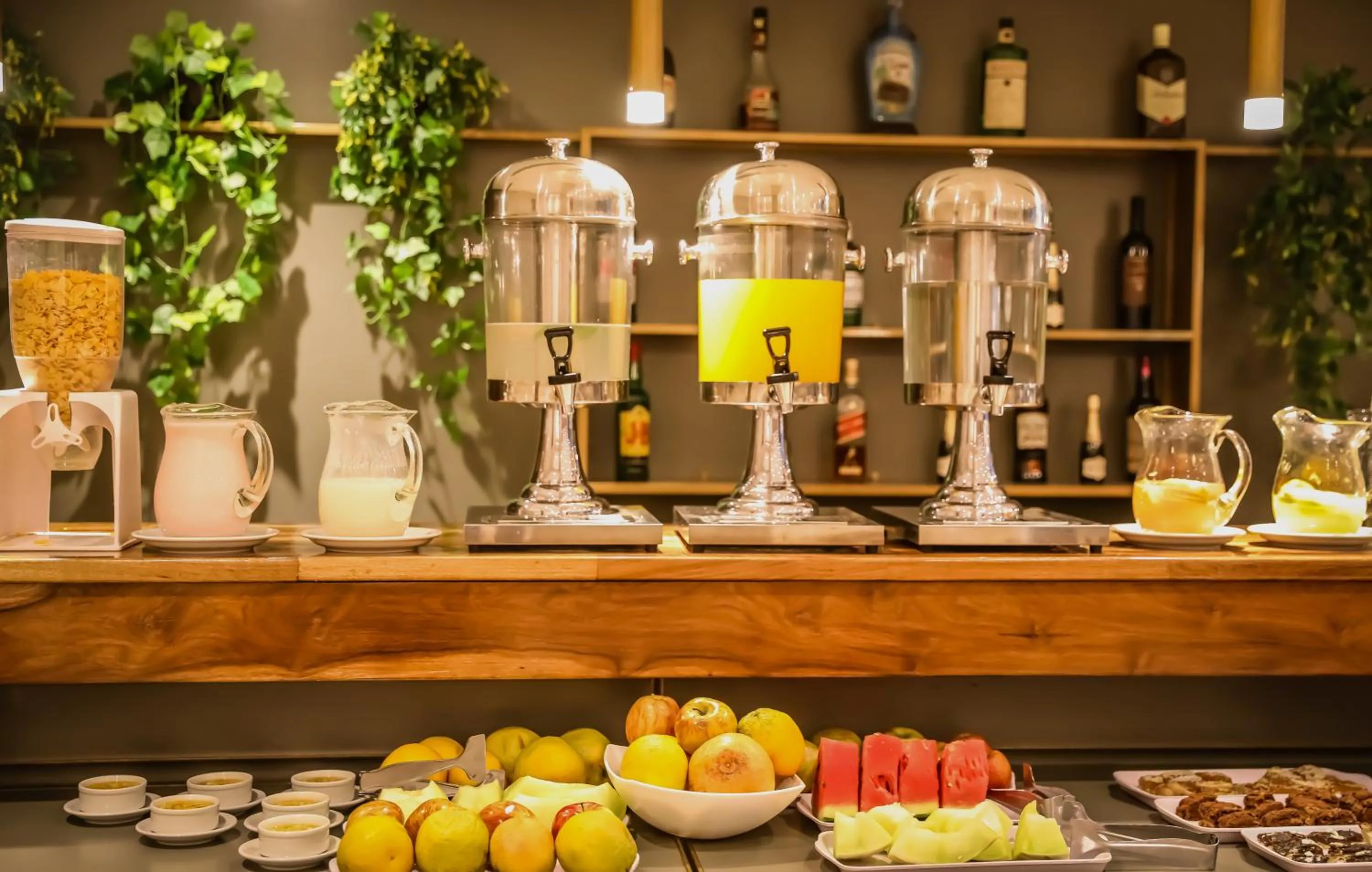 Food and drinks in HOTEL ROYAL PRINCESS