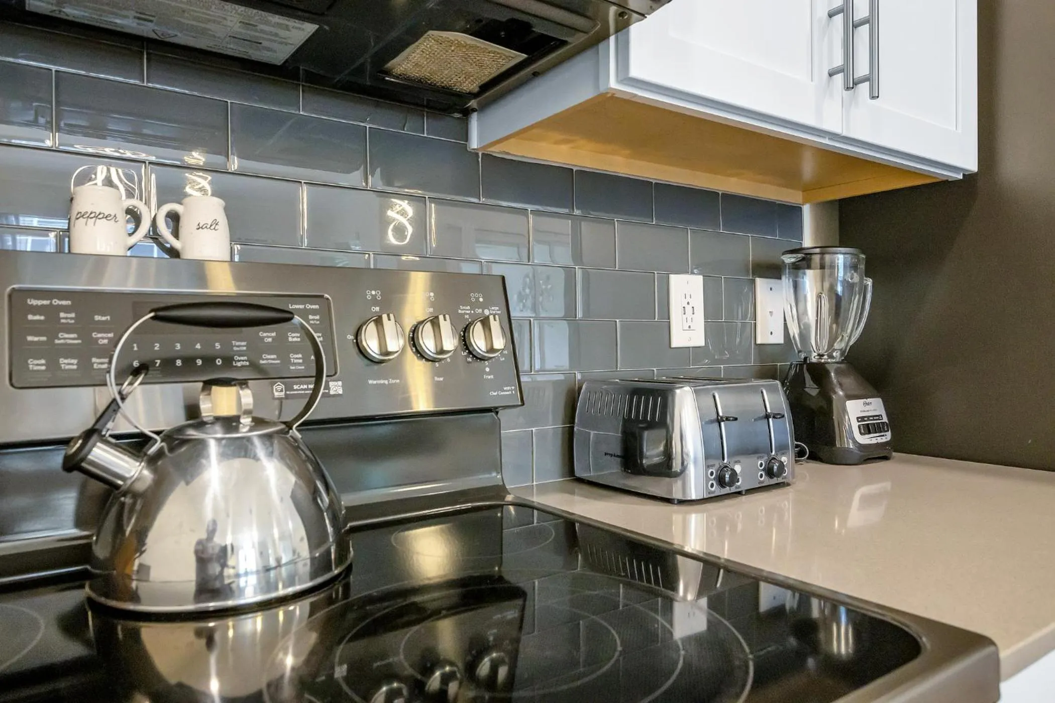 Kitchen or kitchenette in Fascinating 4 bedroom, walking distance to the waterpark