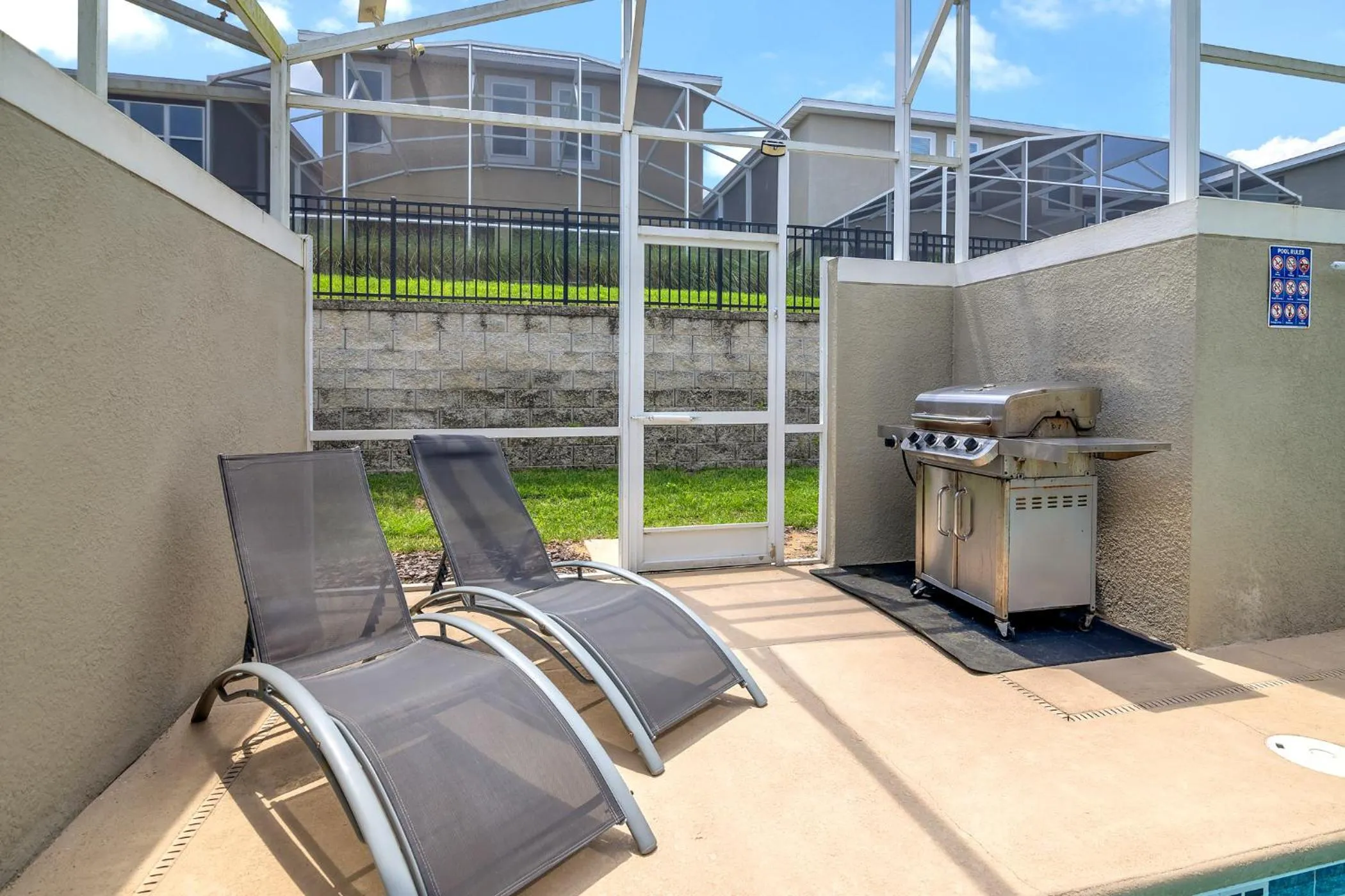 Patio in Fascinating 4 bedroom, walking distance to the waterpark